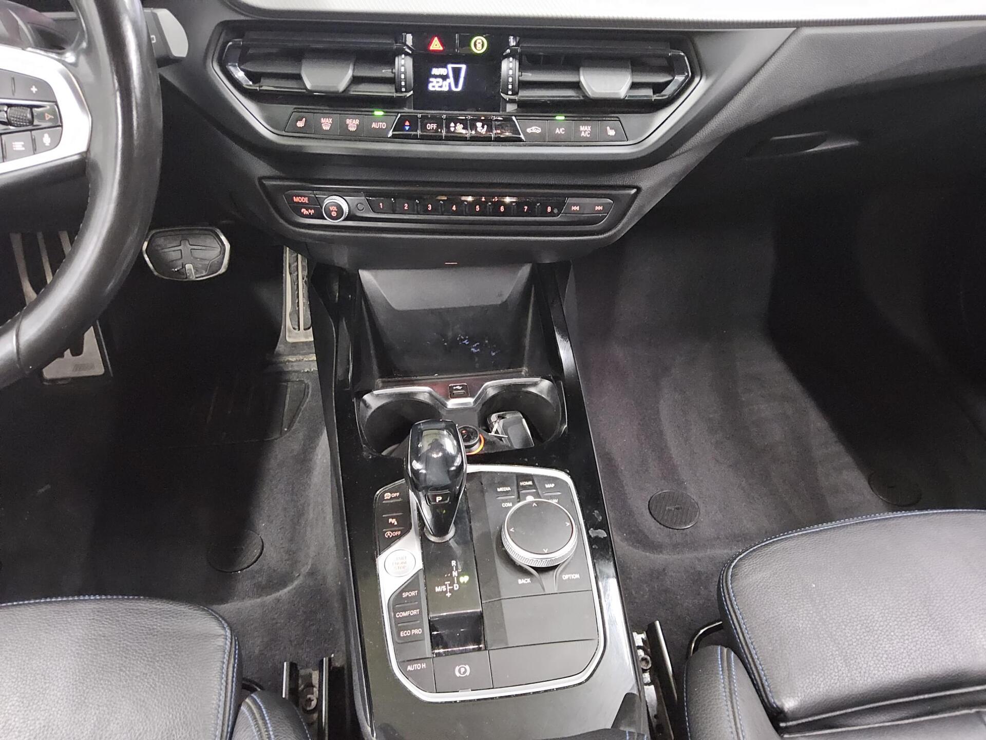 BMW 118dA M-Sport Leder Navi LED LC Prof. Shz PDC 6