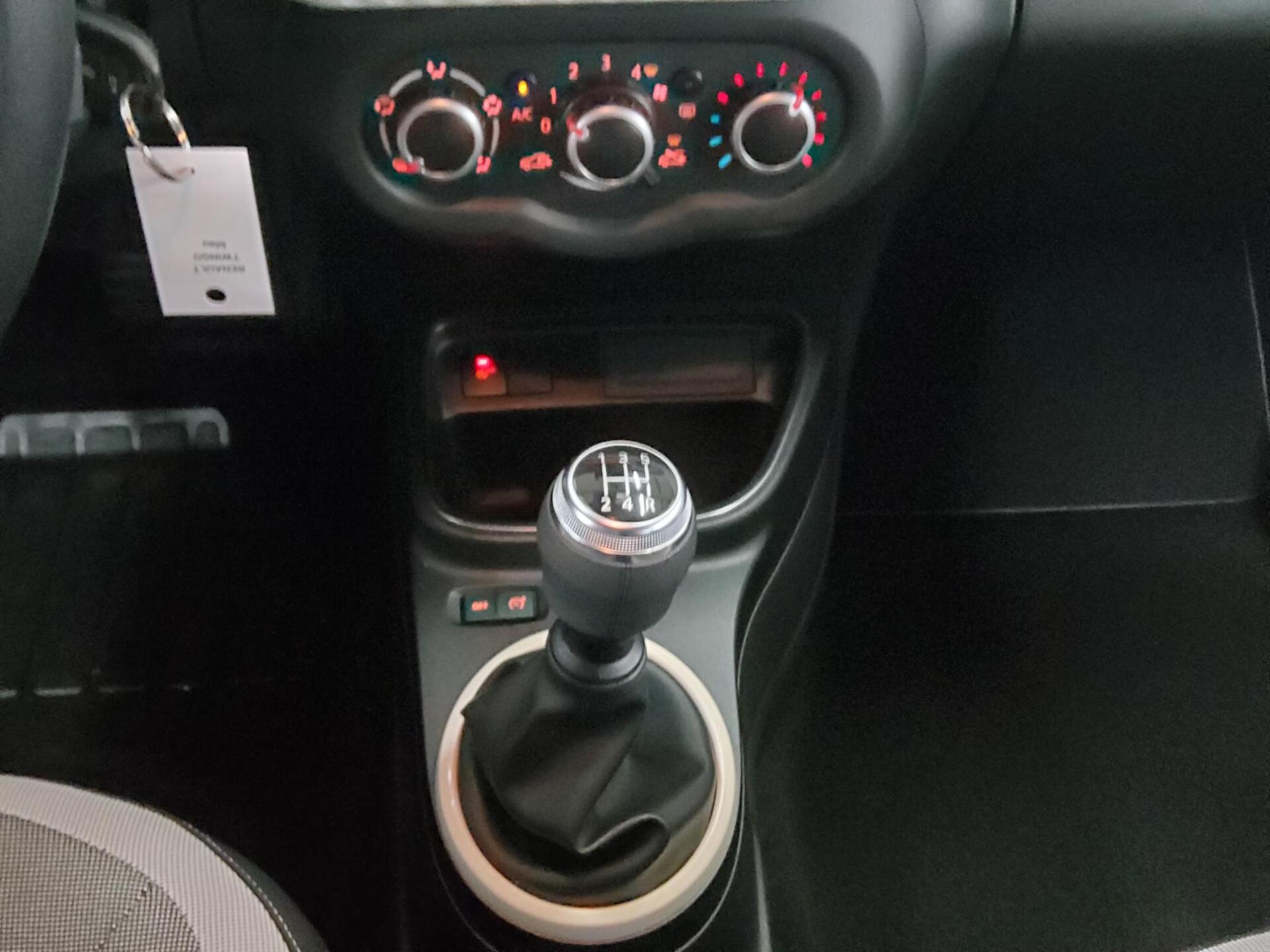 Renault Twingo 1.0 SCE Klima Bluetooth USB 6