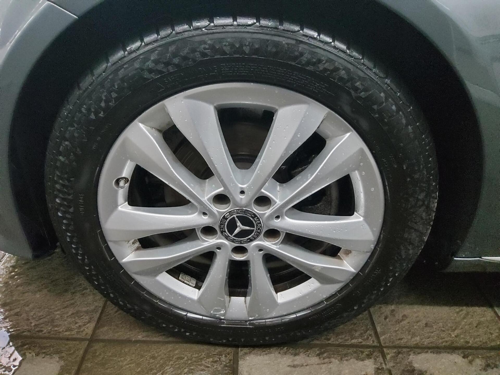 Mercedes-Benz C 180 Avantgarde T-Leder Navi Multibeam RFK 9