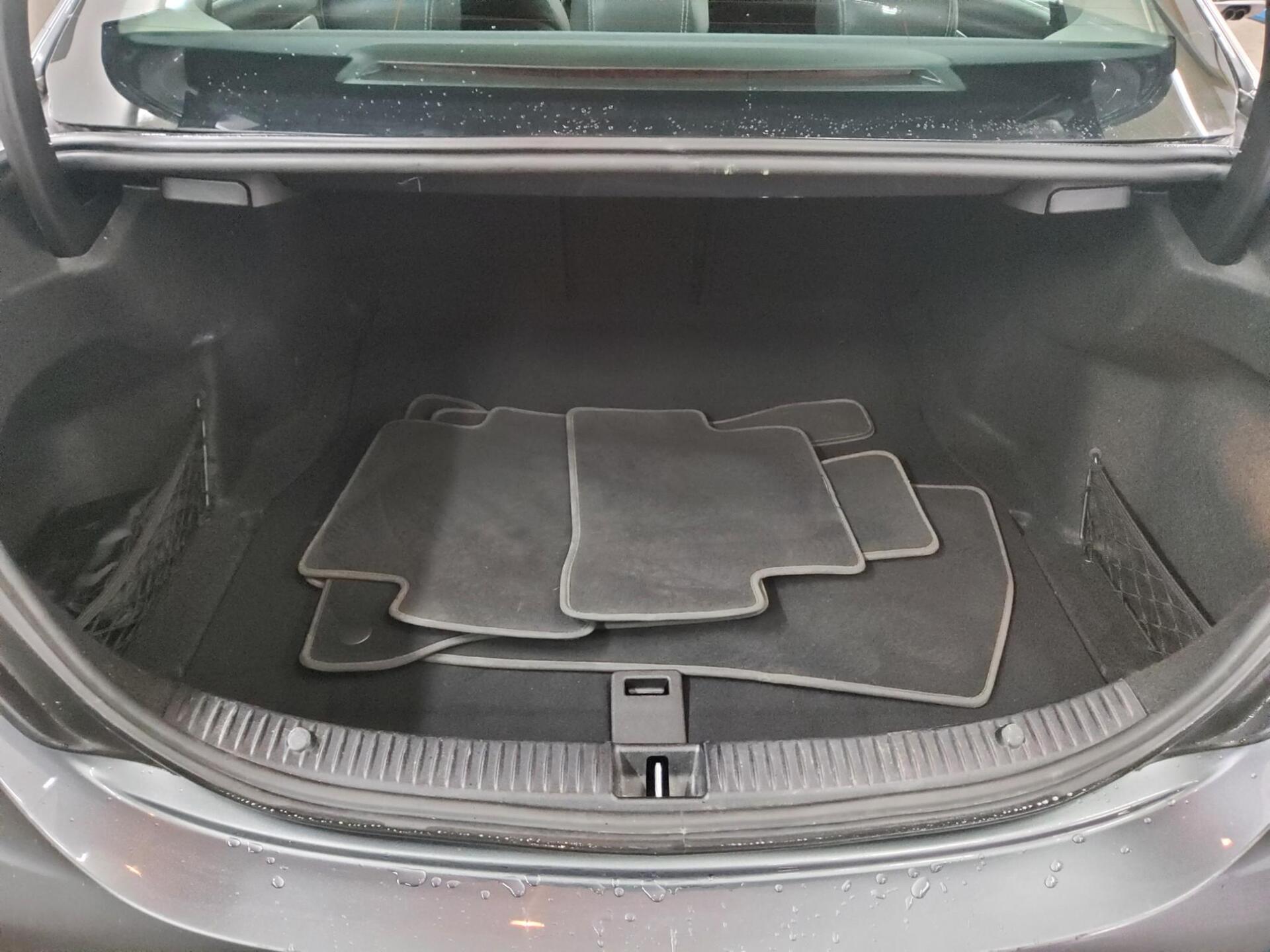 Mercedes-Benz C 180 Avantgarde T-Leder Navi Multibeam RFK 11