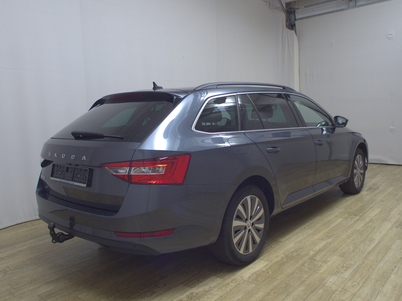 Skoda Superb Kombi 2.0 TDI Ambition Navi LED vc Pano 4