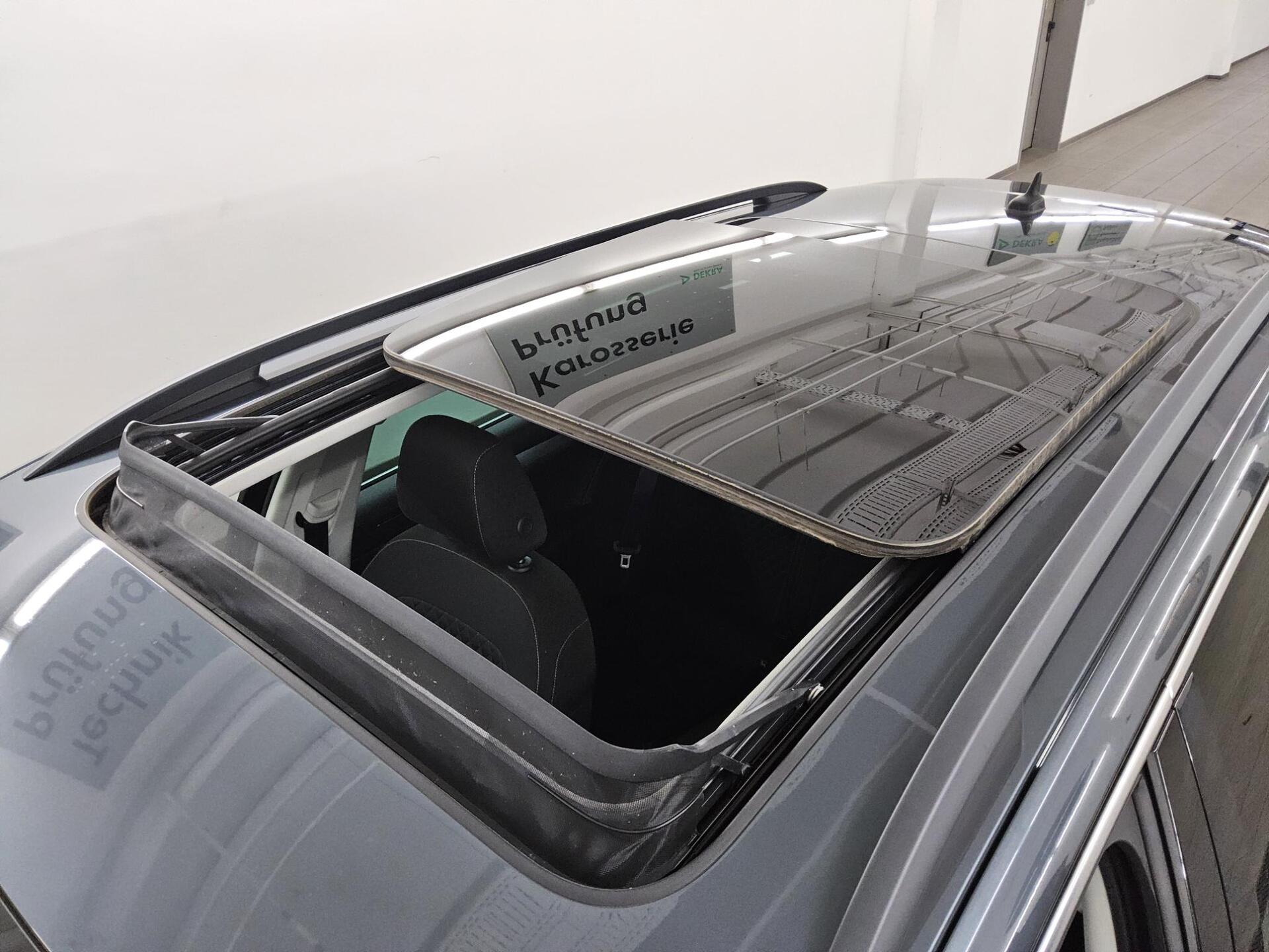 Skoda Superb Kombi 2.0 TDI Ambition Navi LED vc Pano 13