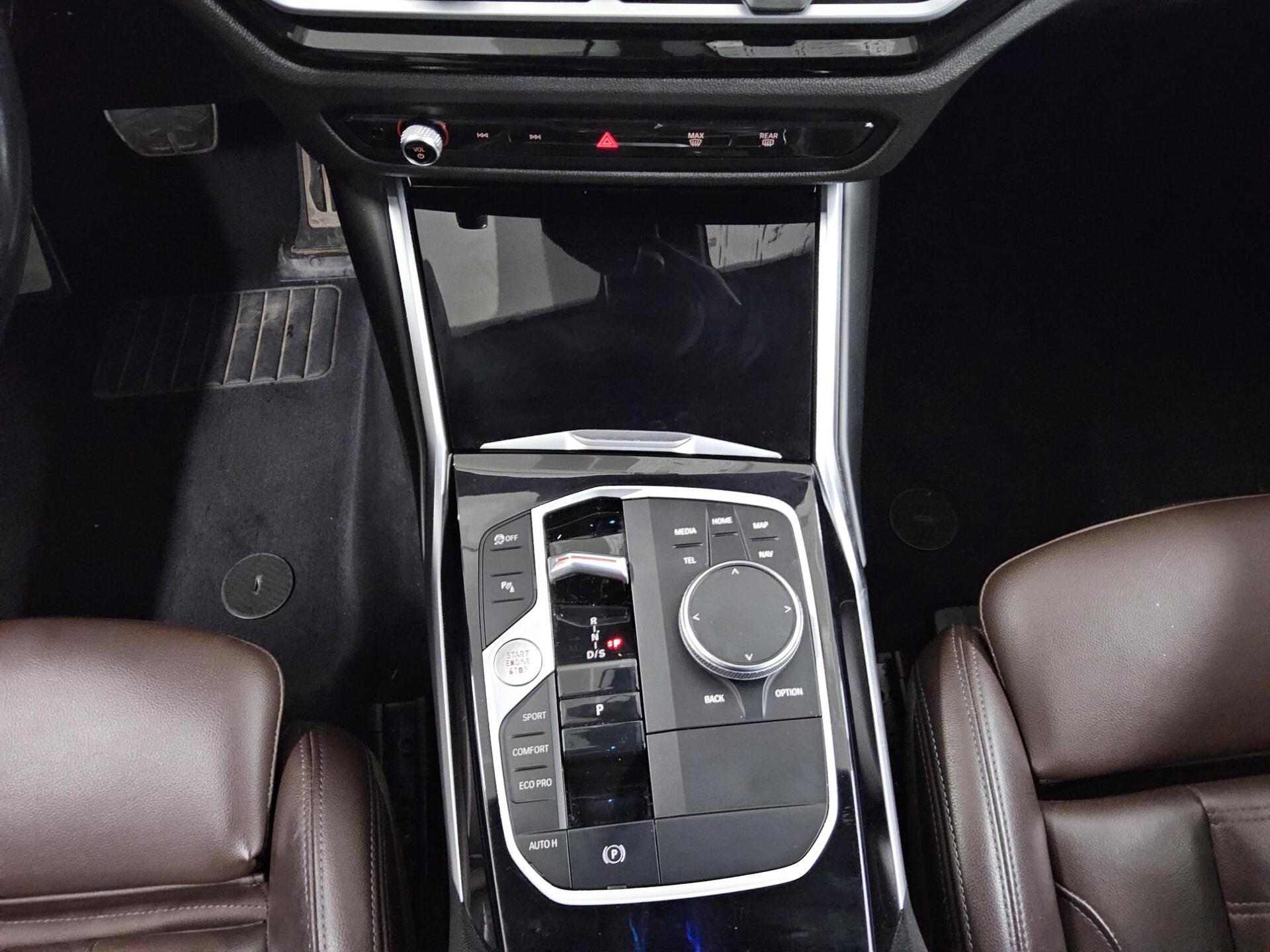 BMW 320dA Touring M-Sport LCI Leder Navi HuD Curved 6