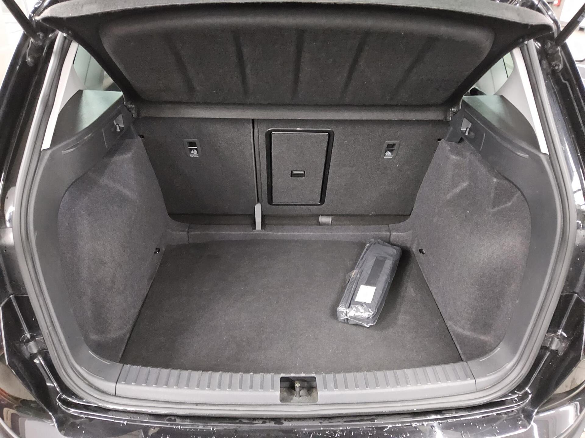 Seat Ateca 1.5 TSI Xperience Navi LED DC RfK Shz ACC 12