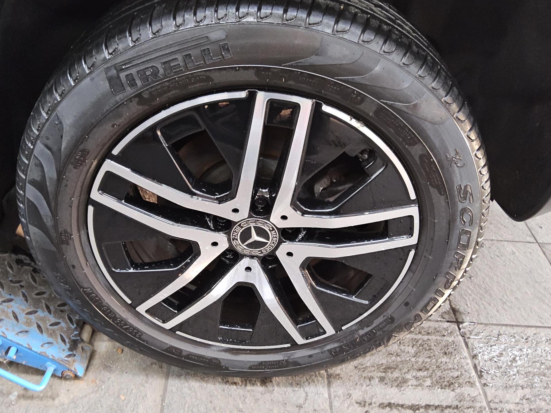 Mercedes-Benz GLA 220 d Progressive T-Leder Navi LED AHK RfK 9