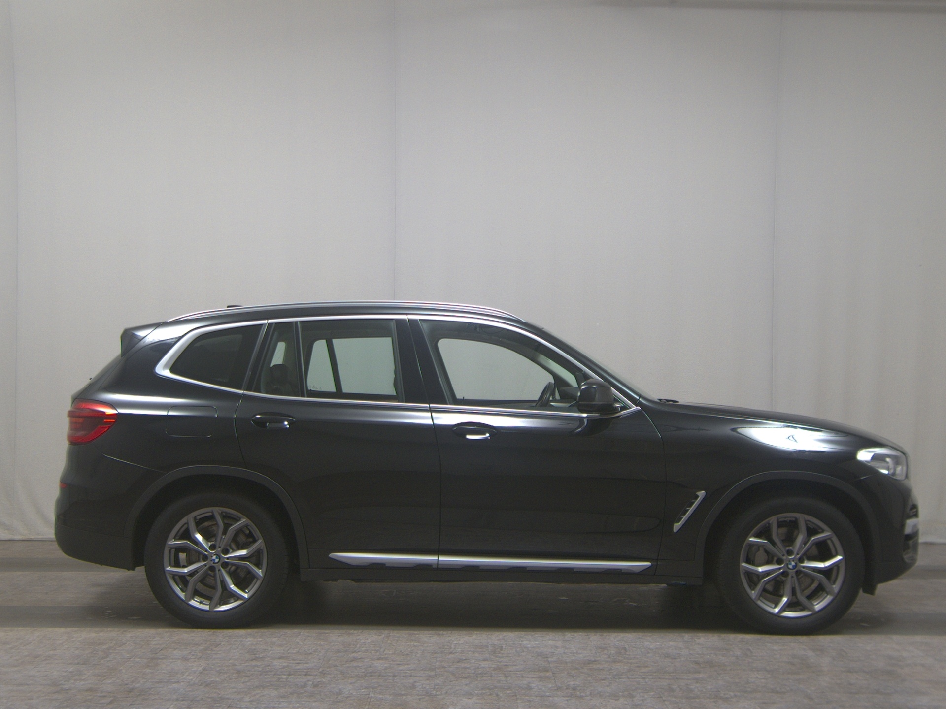 BMW X3 xDrive30i X-Line Navi LED LC+ AHK StandHzg