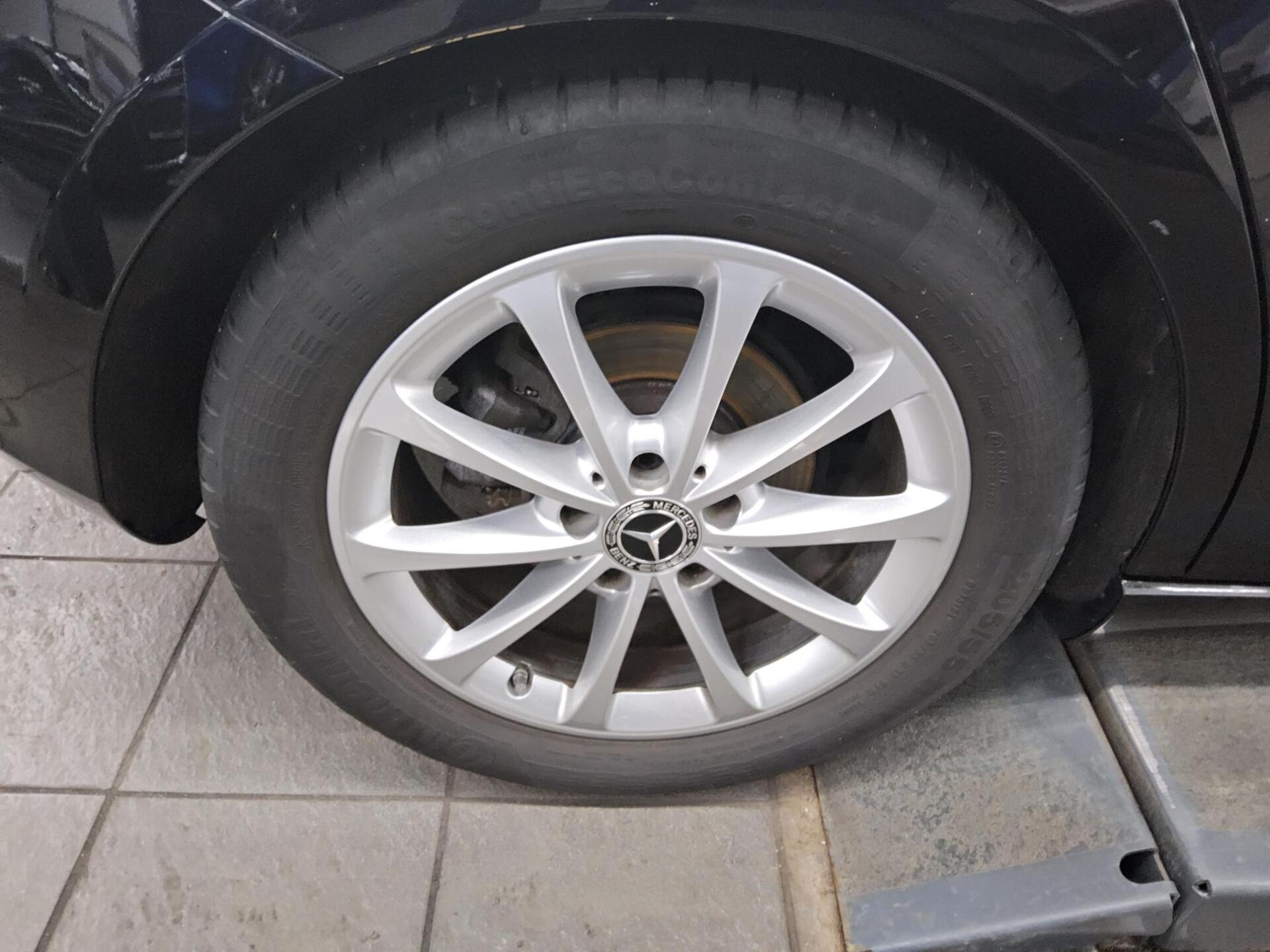 Mercedes-Benz A 220 d Progressive Navi LED AHK RFK Sound 11