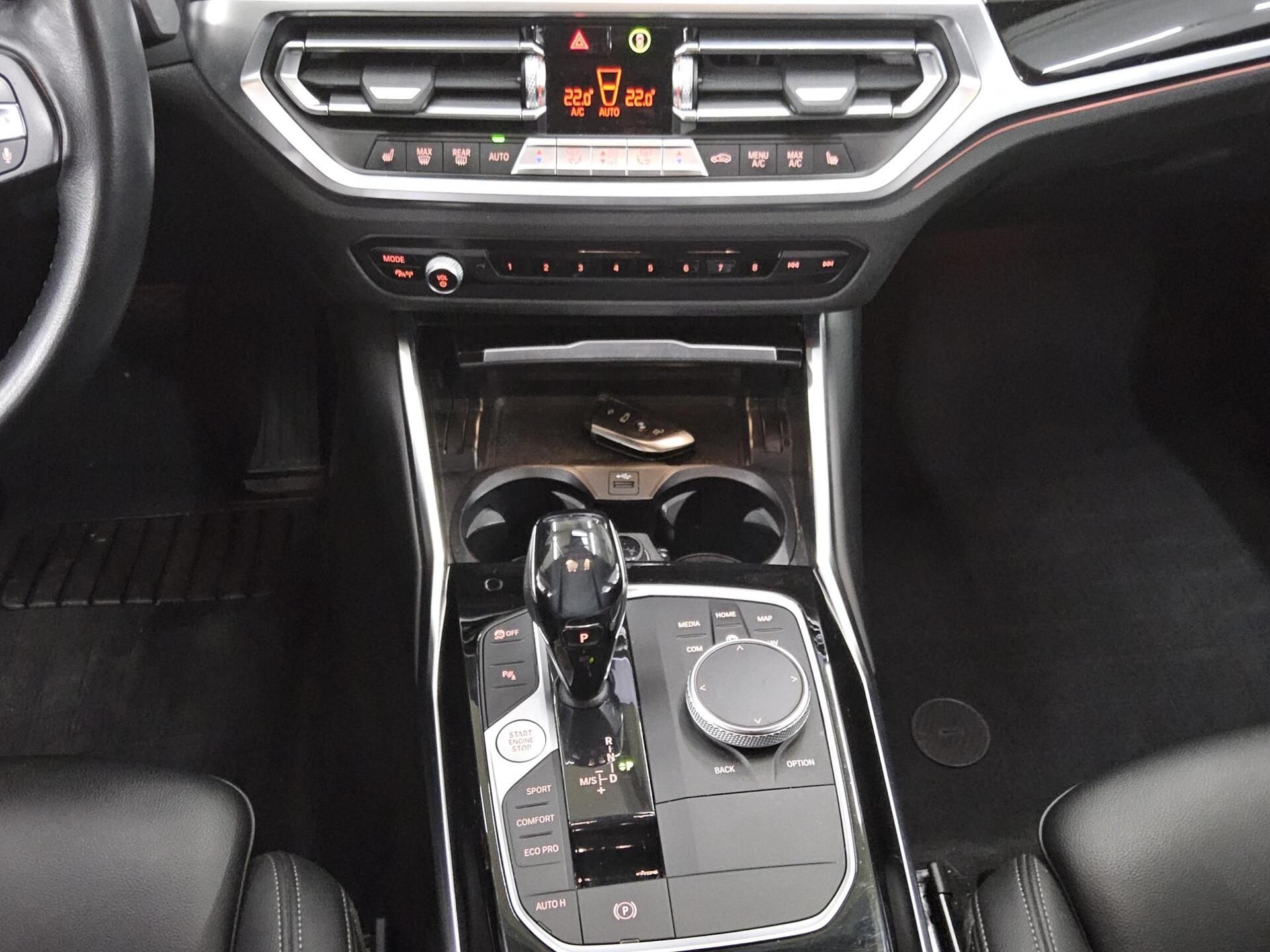 BMW 320dA Sport-Line Navi LED HiFi ACC PDC Shz 6