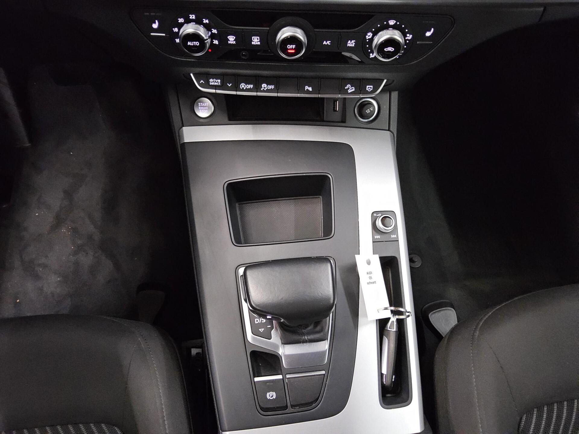 Audi Q5 40 TDI advanced Navi LED vc RFK Optik Schwarz 6