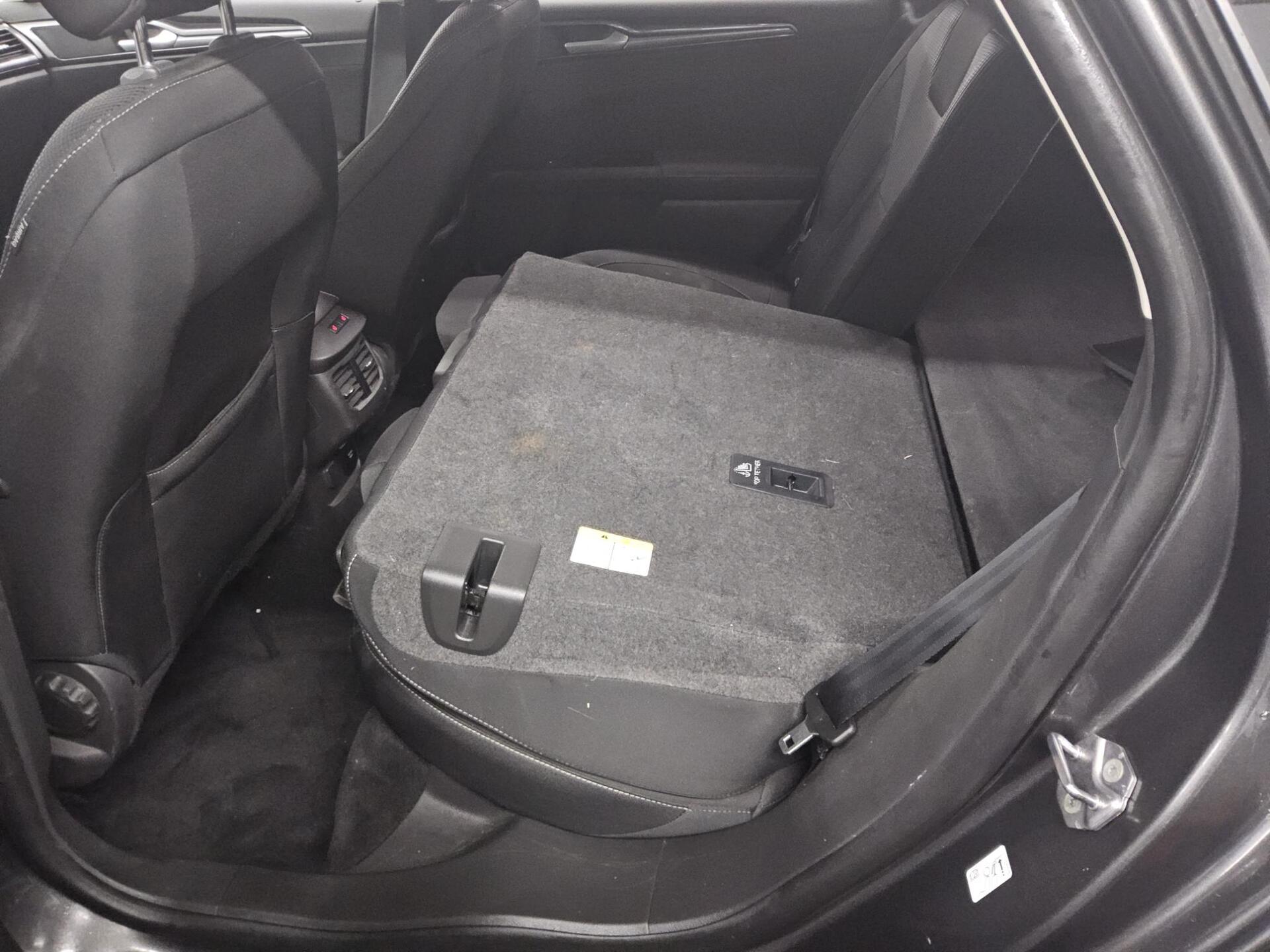 Ford Mondeo Turnier 2.0 EB Titanium Navi LED RFK SHZ 13