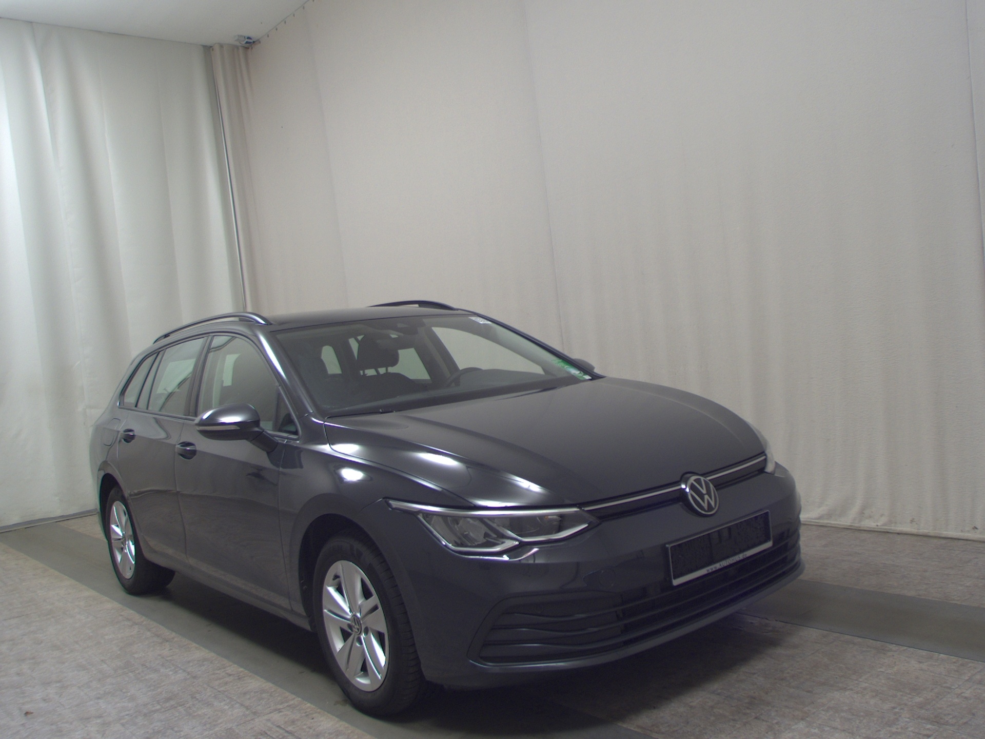 Volkswagen Golf-8 Var. 2.0 TDI Life Navi LED ACC PDC SHZ 3