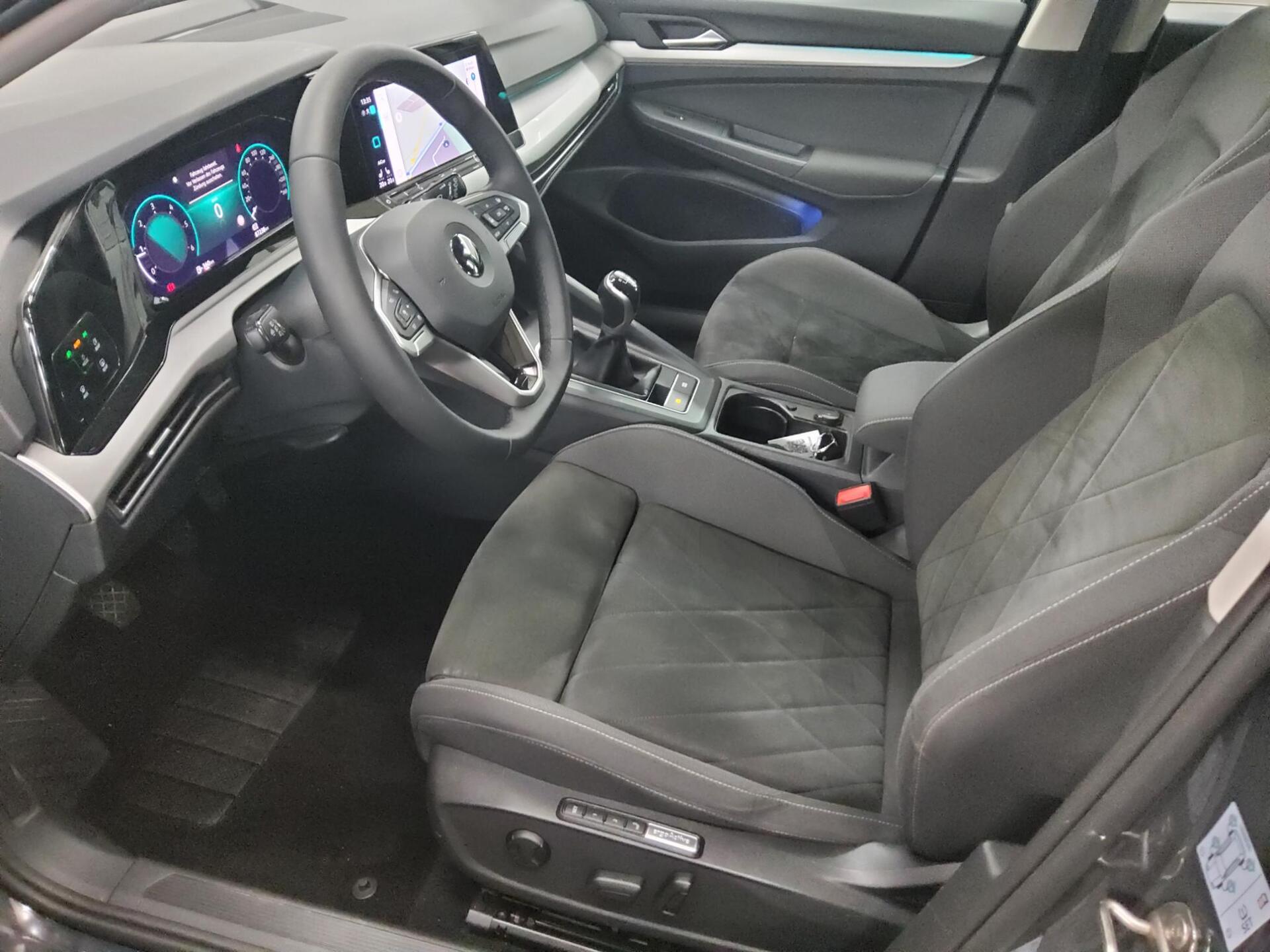 Volkswagen Golf-8 Var. 2.0 TDI Life Navi LED ACC PDC SHZ 9