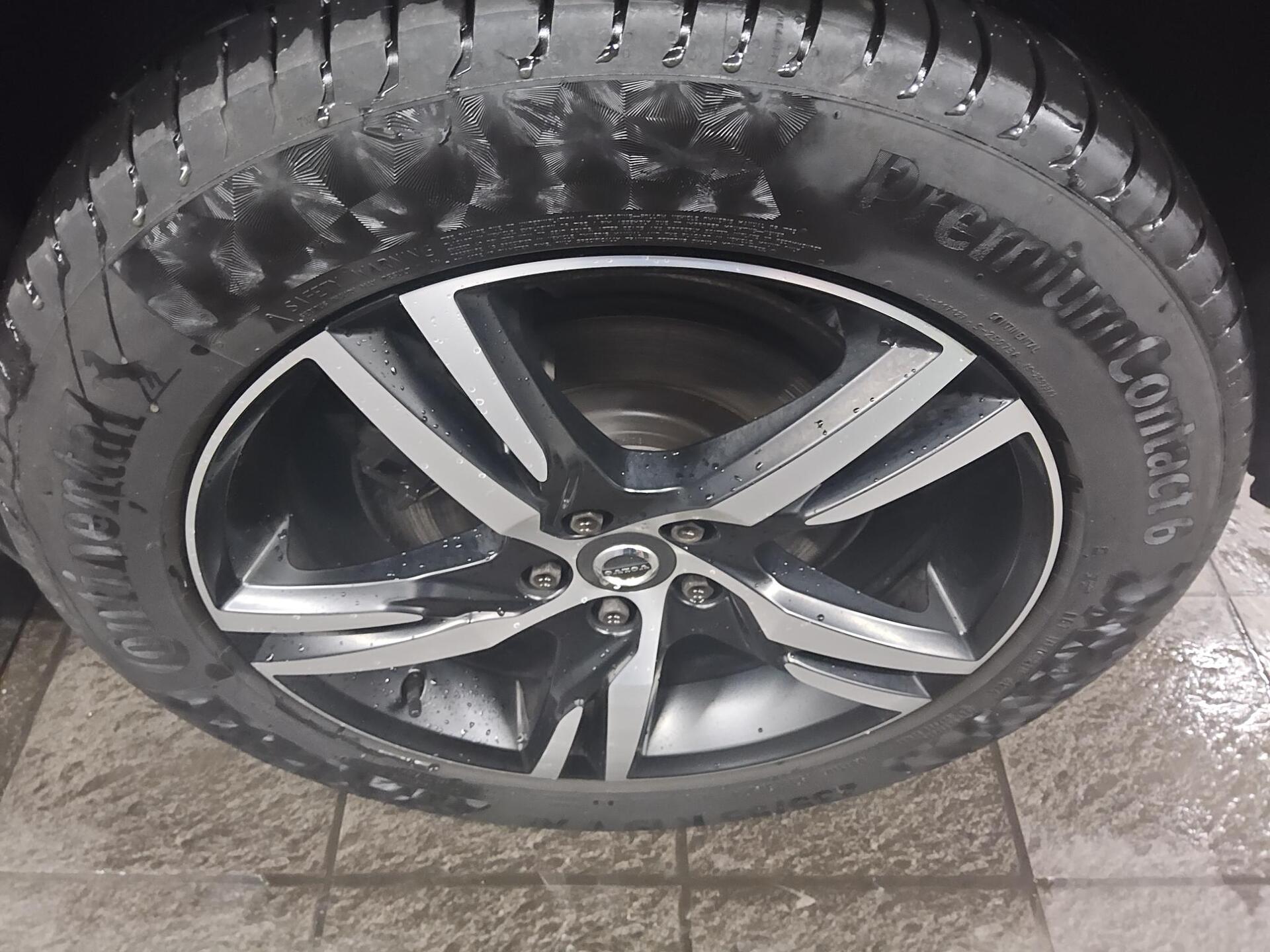 Volvo XC60 T8 AWD Hybrid R-Design Navi LED Pano Leder 11