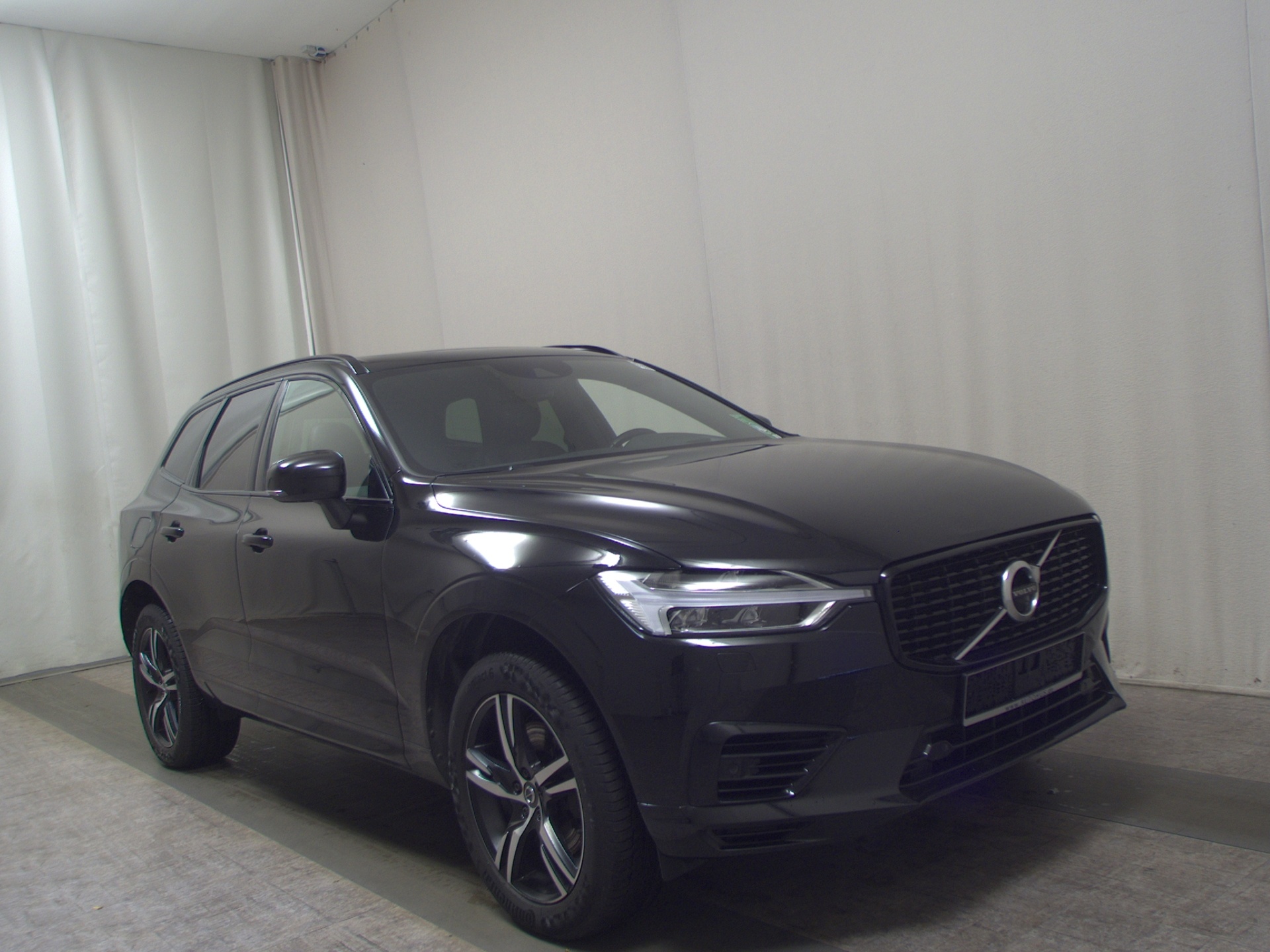Volvo XC60 T8 AWD Hybrid R-Design Navi LED Pano Leder 3