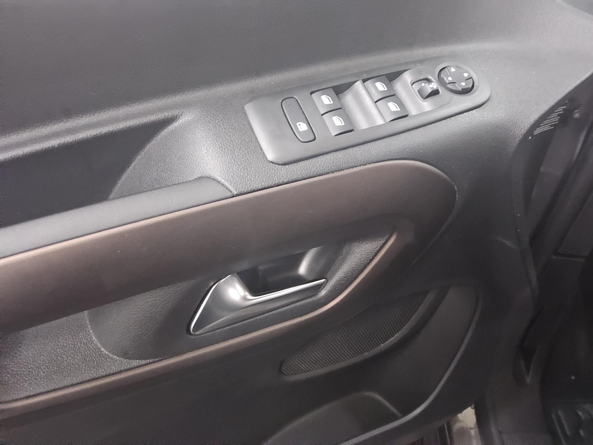 Peugeot Rifter 1.2 PureTech L2 Allure Navi RfK Shz Tempo 9