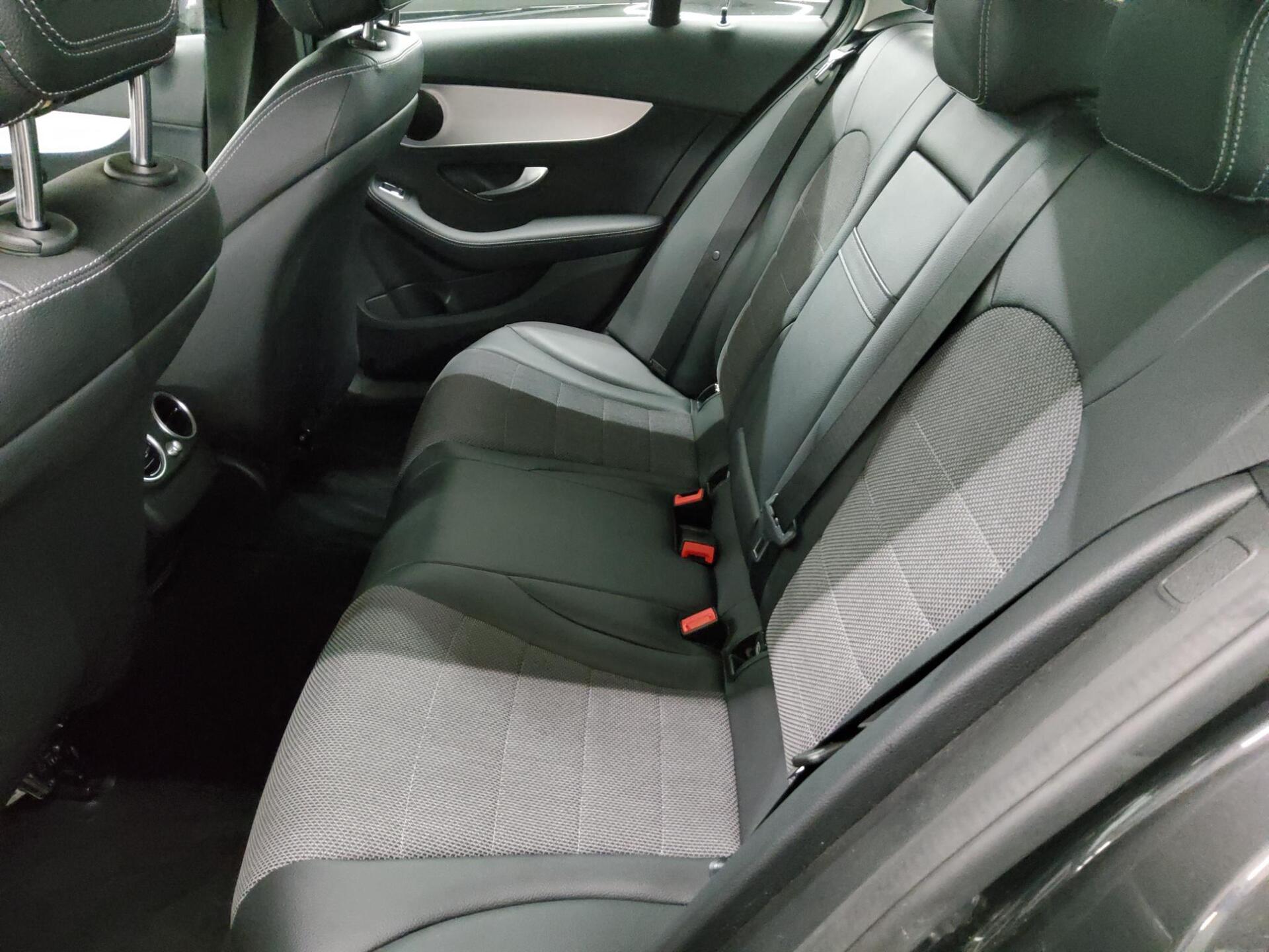 Mercedes-Benz C 180 T Avantgarde T-Leder Navi LED Kamera 12