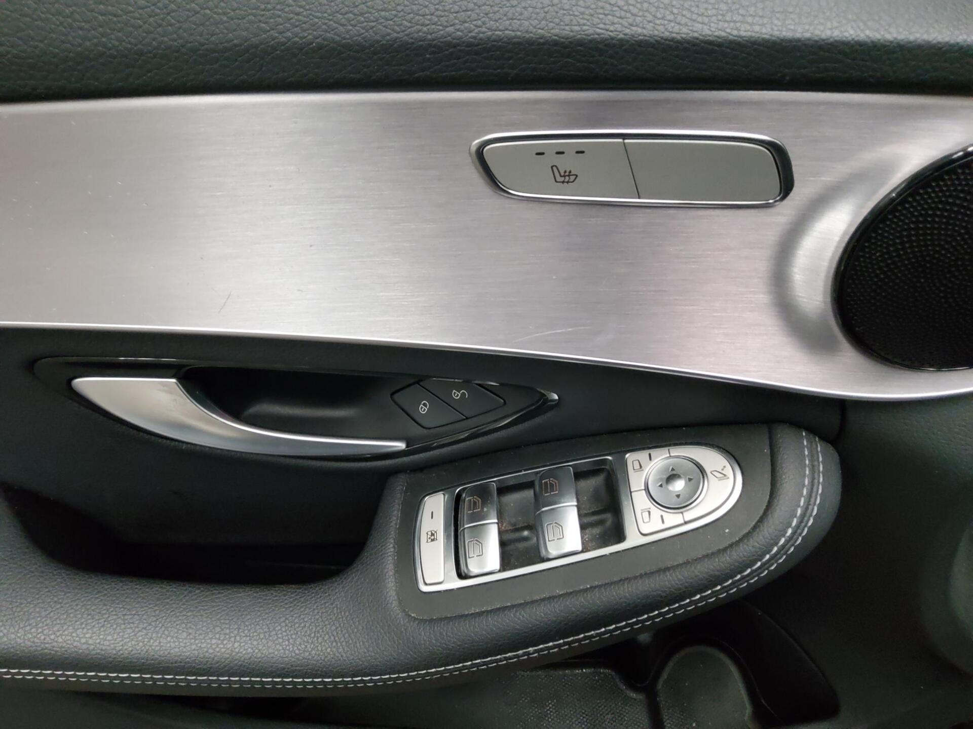 Mercedes-Benz C 180 T Avantgarde T-Leder Navi LED Kamera 13