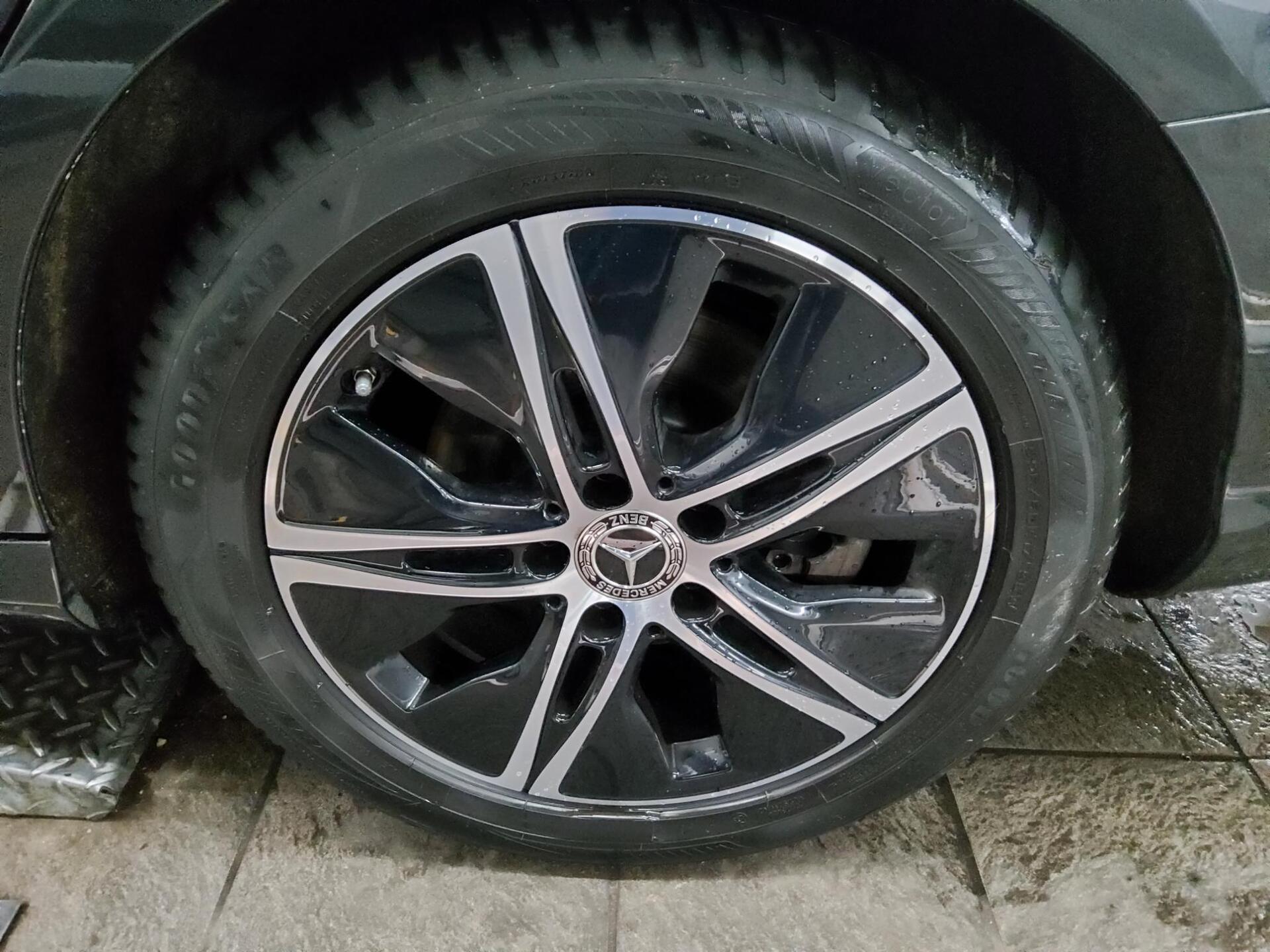 Mercedes-Benz C 180 T Avantgarde T-Leder Navi LED Kamera 9