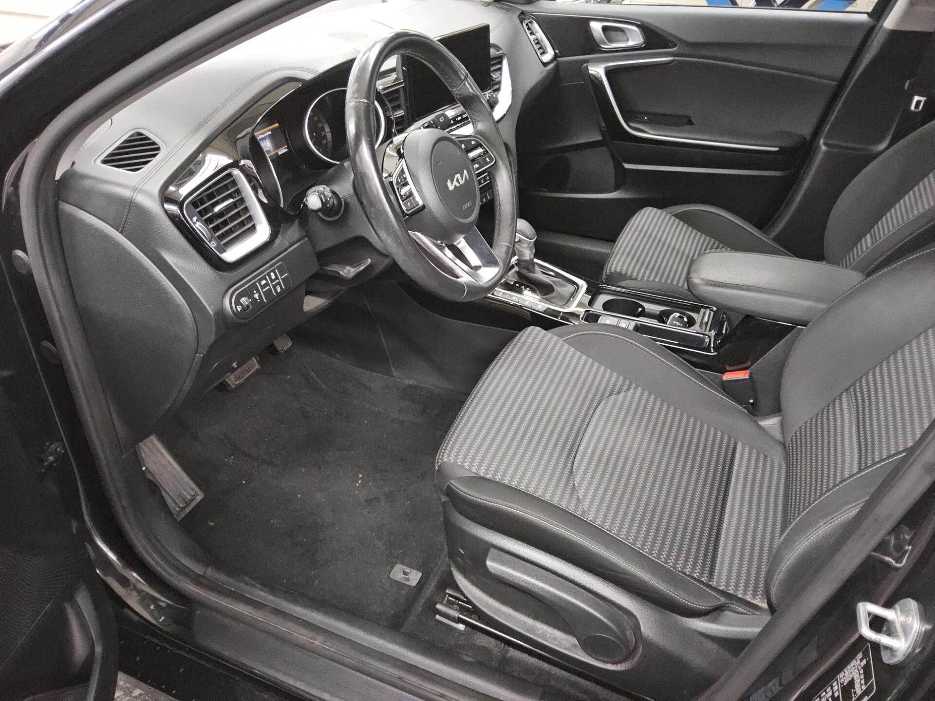 Kia cee'd Vision Navi RFK ACC BT Shz PDC 8