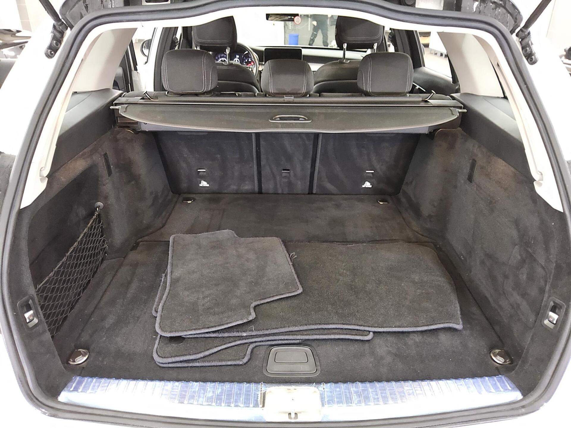 Mercedes-Benz C 200 T d Avantgarde Navi LED Shz PDC RfK 11