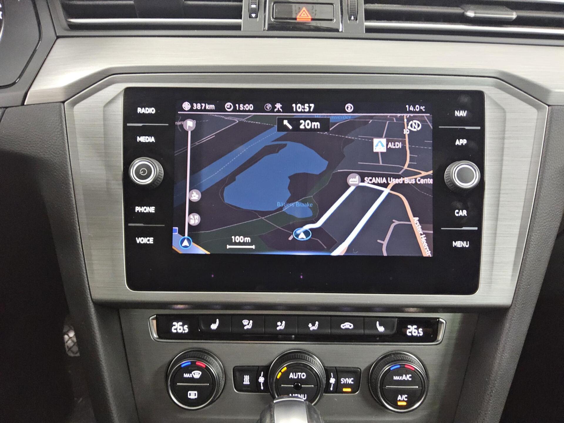 Volkswagen Passat Var. 2.0 TDI Business Navi LED AHK RFK 7