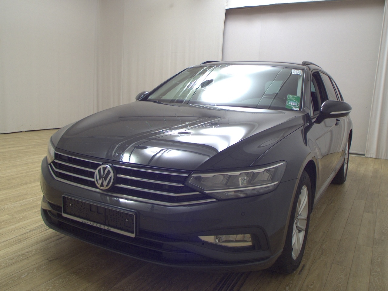Volkswagen Passat Var. 2.0 TDI Business Navi LED AHK RFK 2
