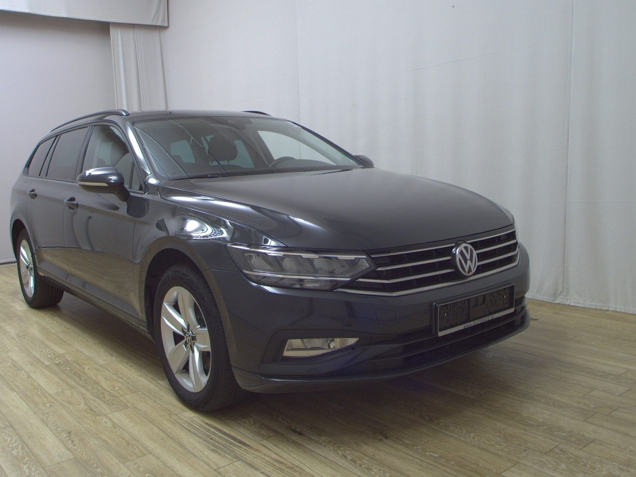 Volkswagen Passat Var. 2.0 TDI Business Navi LED AHK RFK 3