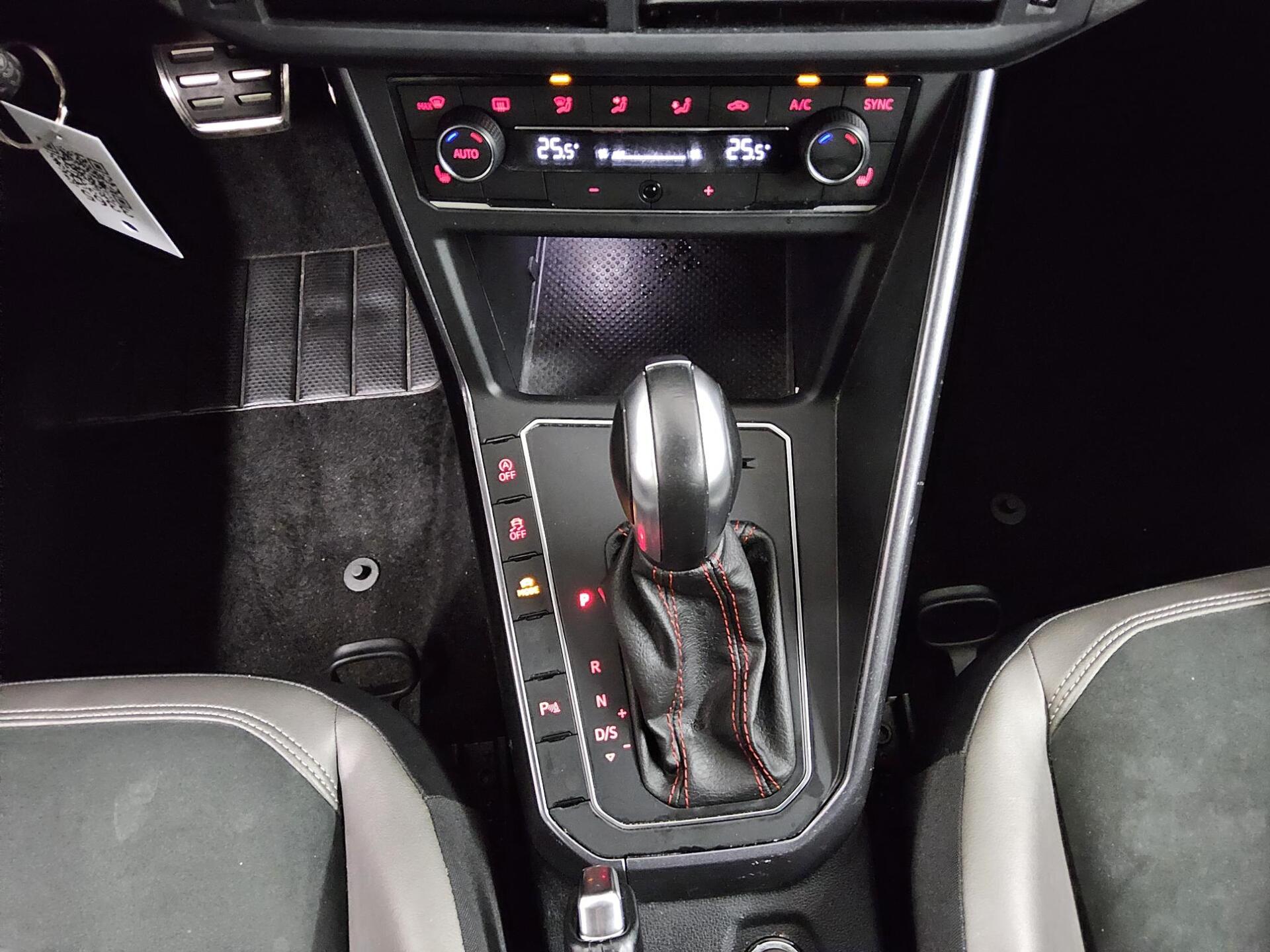 Volkswagen Polo 2.0 TSI GTI Navi LED DC-Pro RFK ACC PDC Shz 6