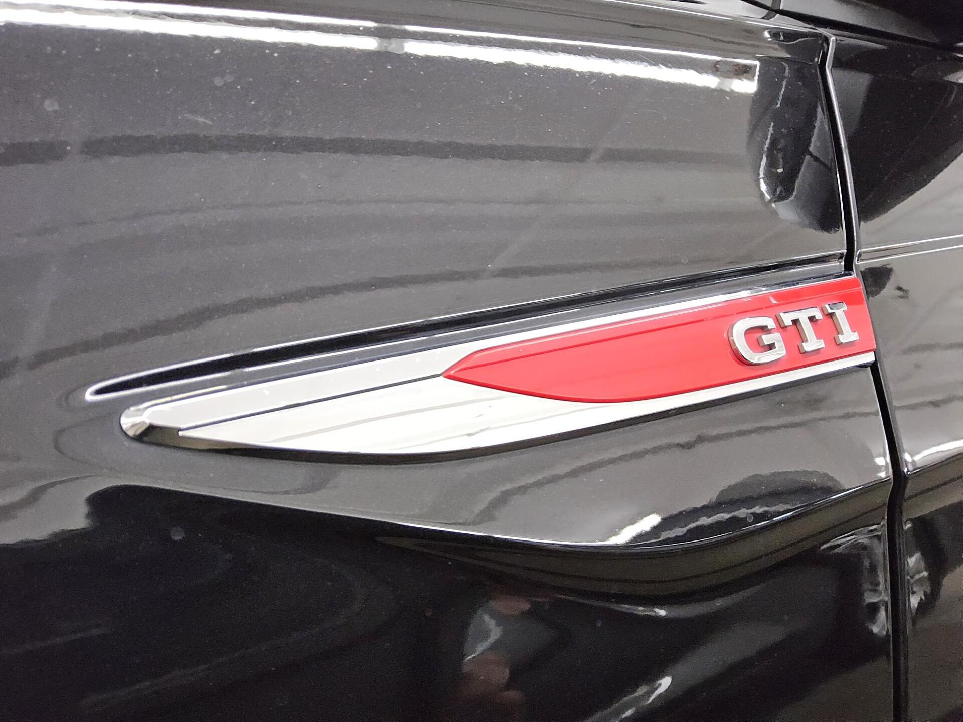 Volkswagen Polo 2.0 TSI GTI Navi LED DC-Pro RFK ACC PDC Shz 12