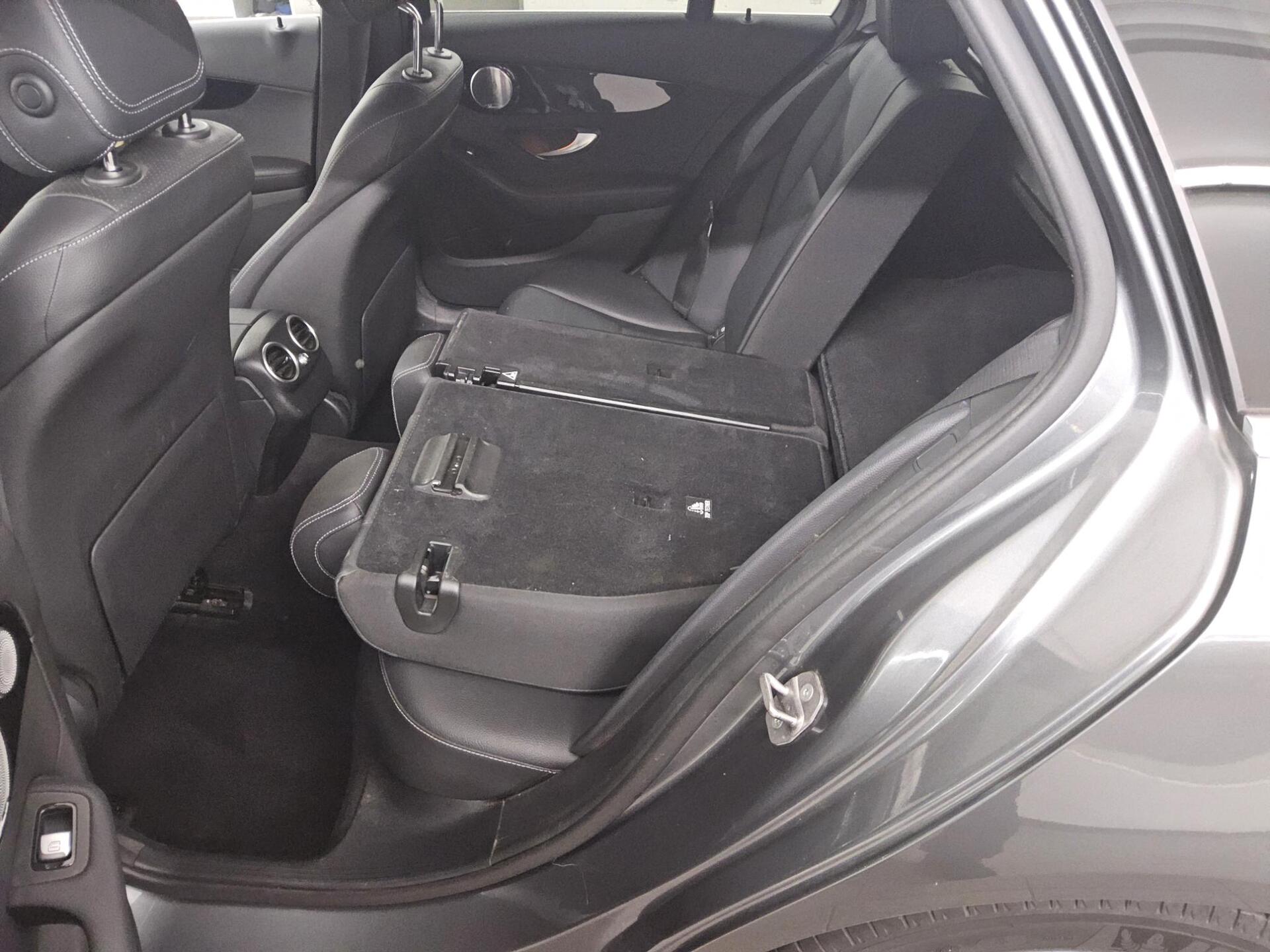 Mercedes-Benz C 200 T d Navi LED RFK Burmester Memory PDC SHZ 12