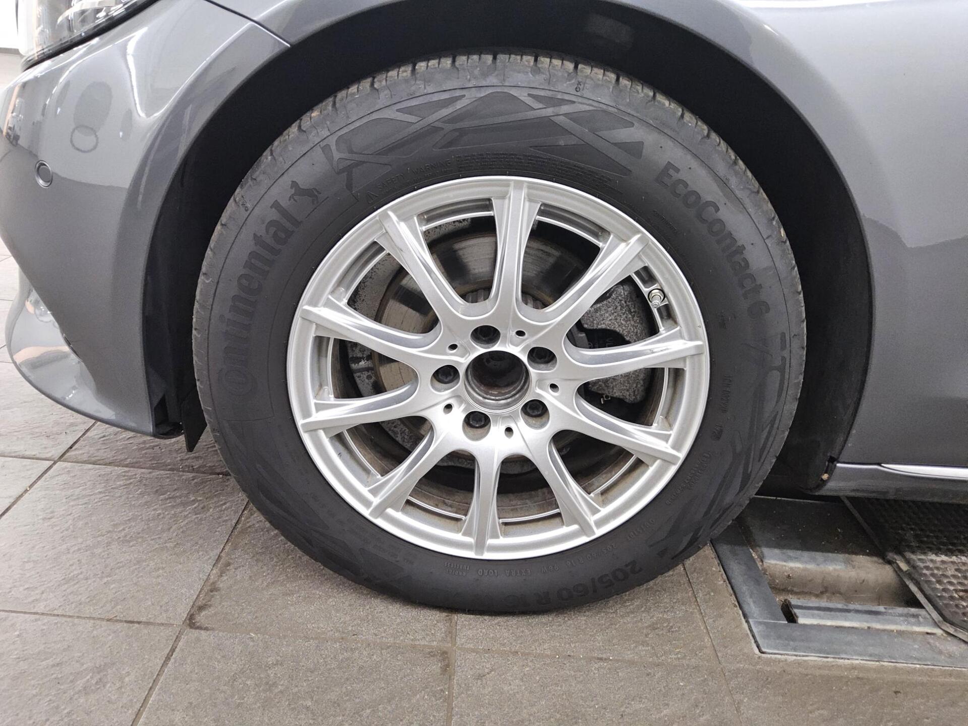 Mercedes-Benz C 200 T d Navi LED RFK Burmester Memory PDC SHZ 10