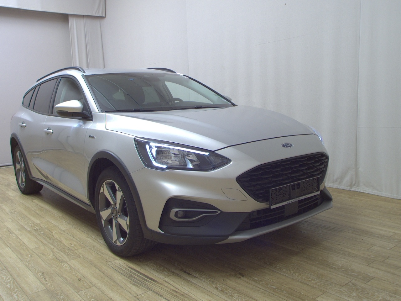 Ford Focus Turnier 1.5 EB Active Navi LED RFK AHK PDC 3