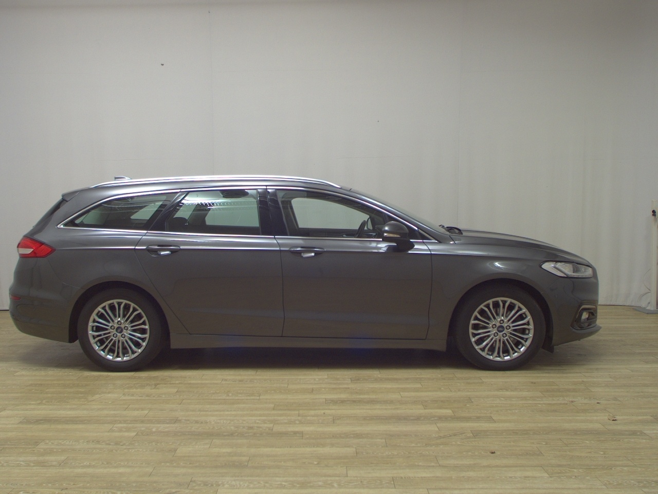 Ford Mondeo Turnier 2.0 EB Titanium Navi LED RFK ACC