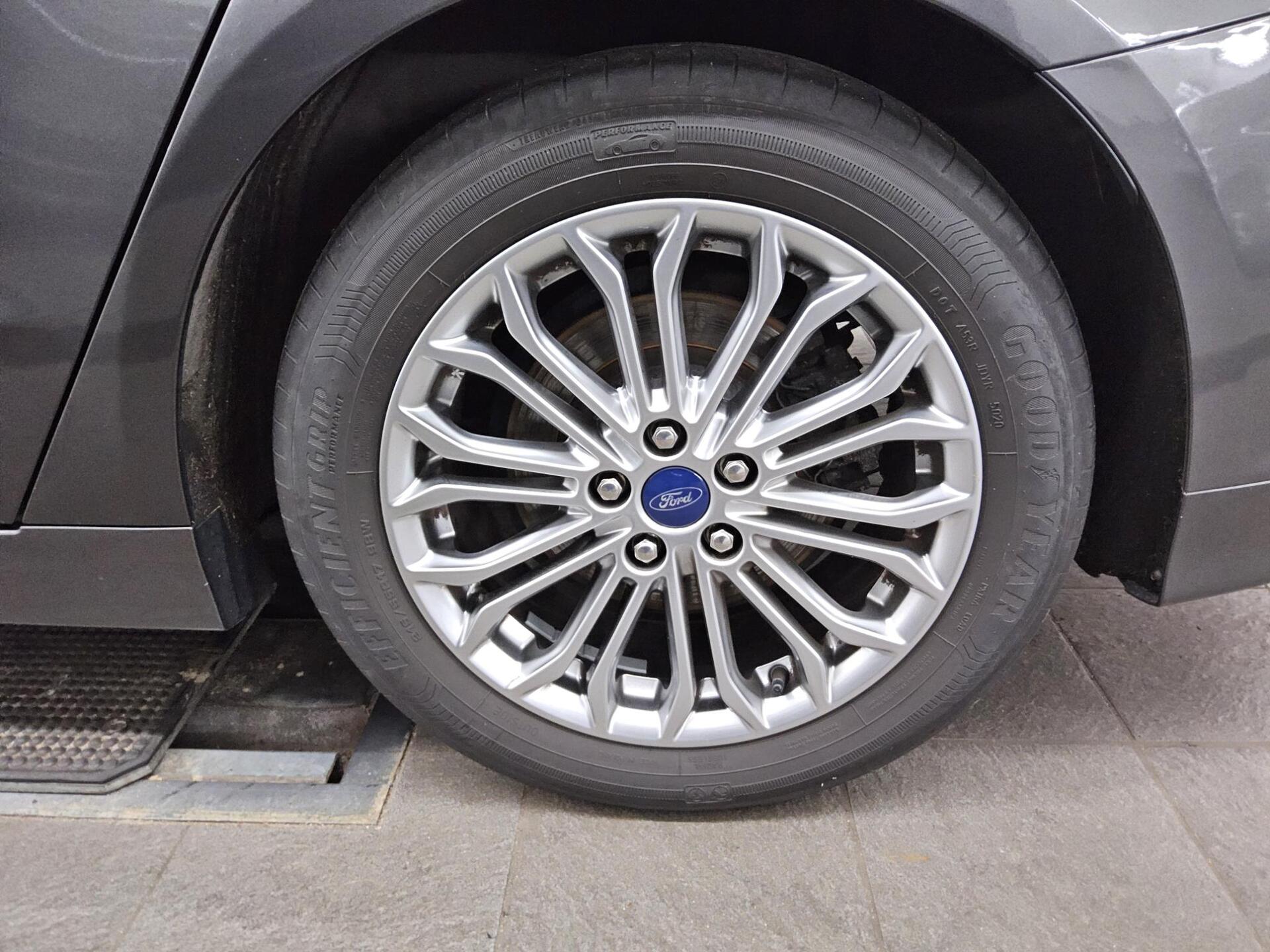 Ford Mondeo Turnier 2.0 EB Titanium Navi LED RFK ACC 10