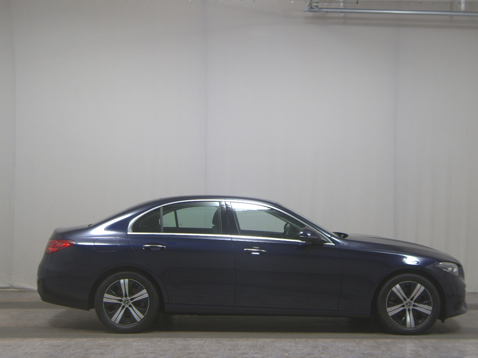 Mercedes-Benz C 220 d Avantgarde Navi LED MBUX RfK PDC Shz