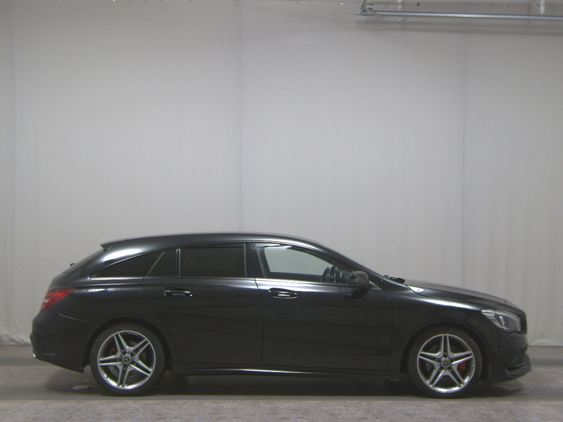 Mercedes-Benz CLA 220 SB d AMG-Line Night COMAND LED H-K