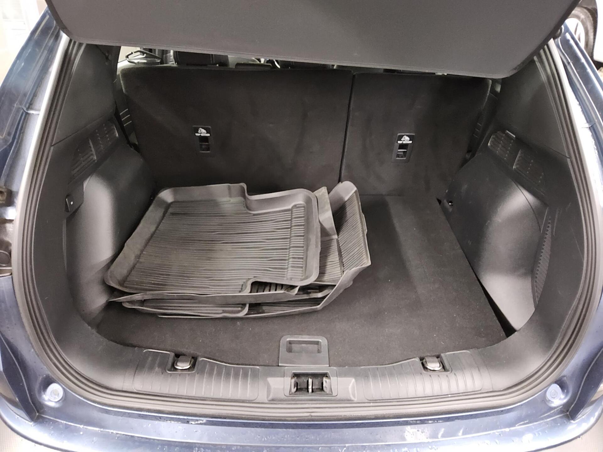 Ford Kuga 2.0 EB Titanium Navi LED virtual Sthzg ACC 12