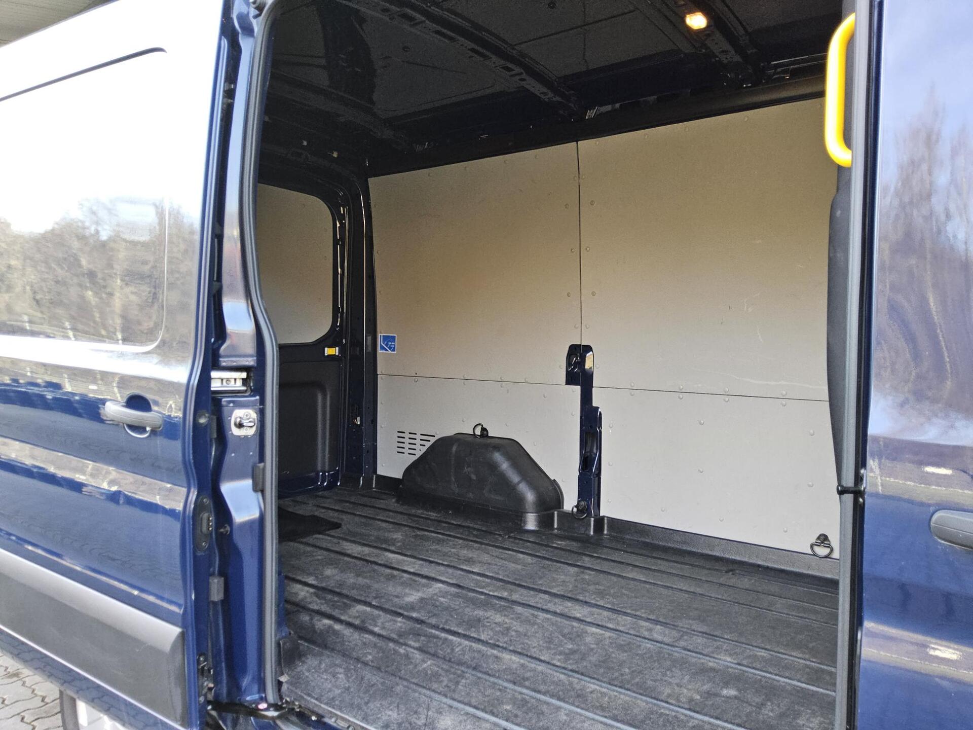 Ford Transit FT 350 2.0 TDCi Trend L2 3-Sitze PDC 11