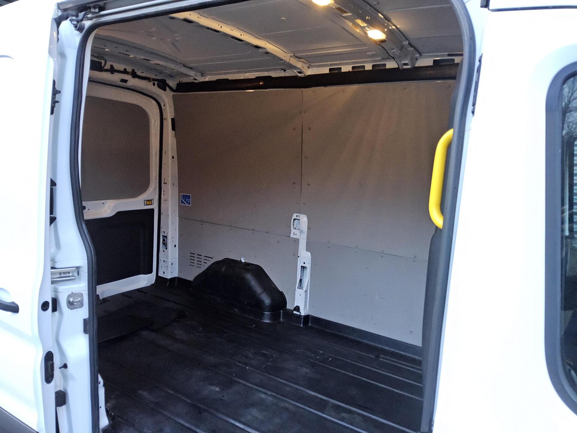 Ford Transit FT 350 L2H2 2.0 TDCi Trend 3-Sitze Klima 12