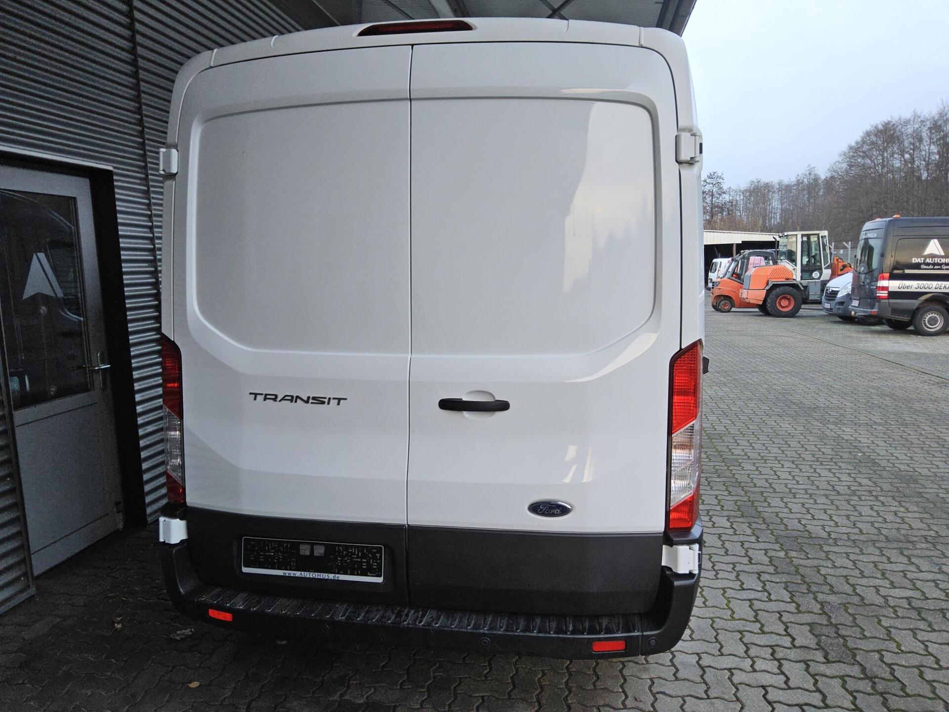 Ford Transit FT 350 L2H2 2.0 TDCi Trend 3-Sitze Klima 10