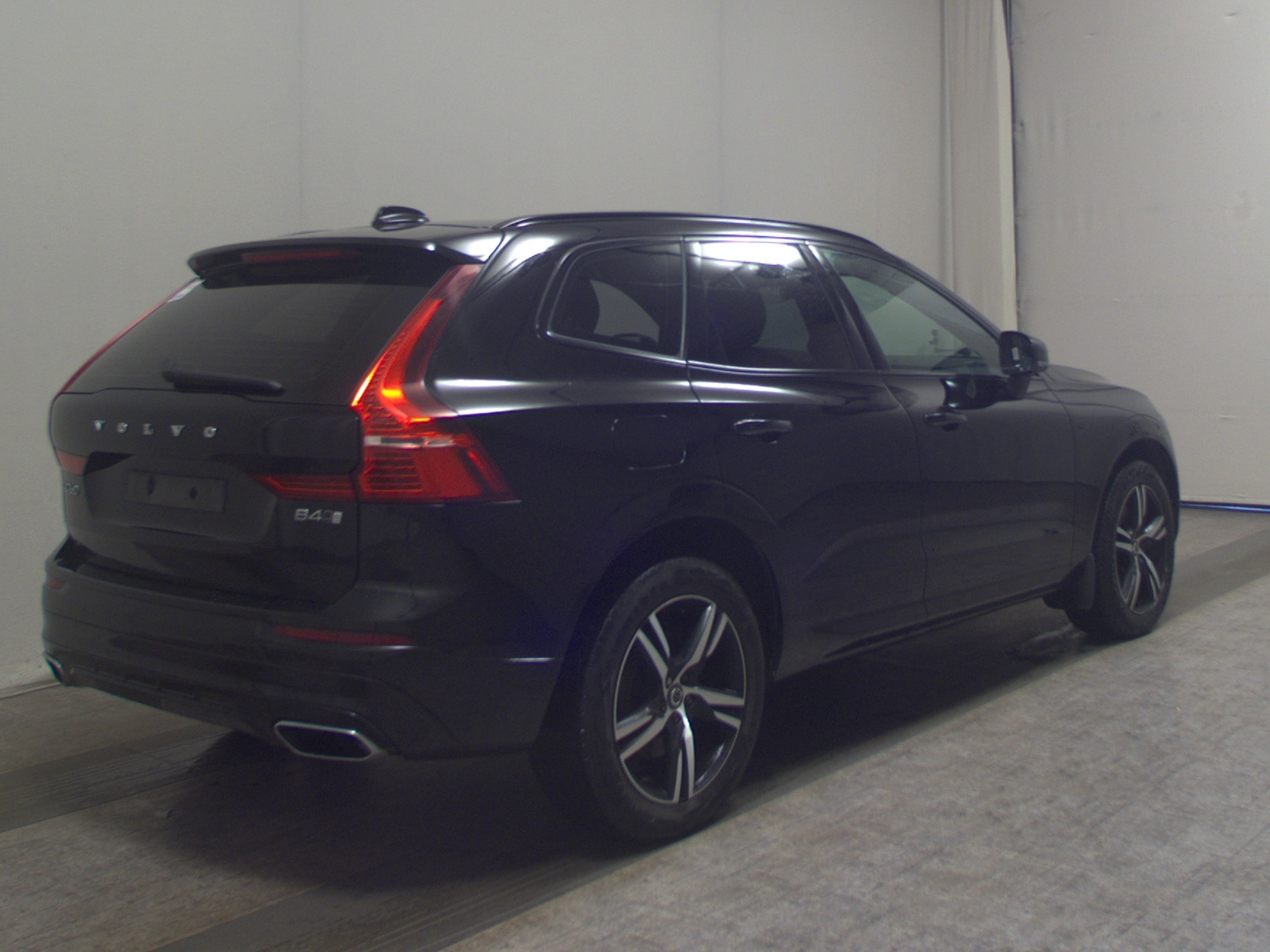 Volvo XC60 B4 D AWD R-Design Navi LED AHK DAB 4