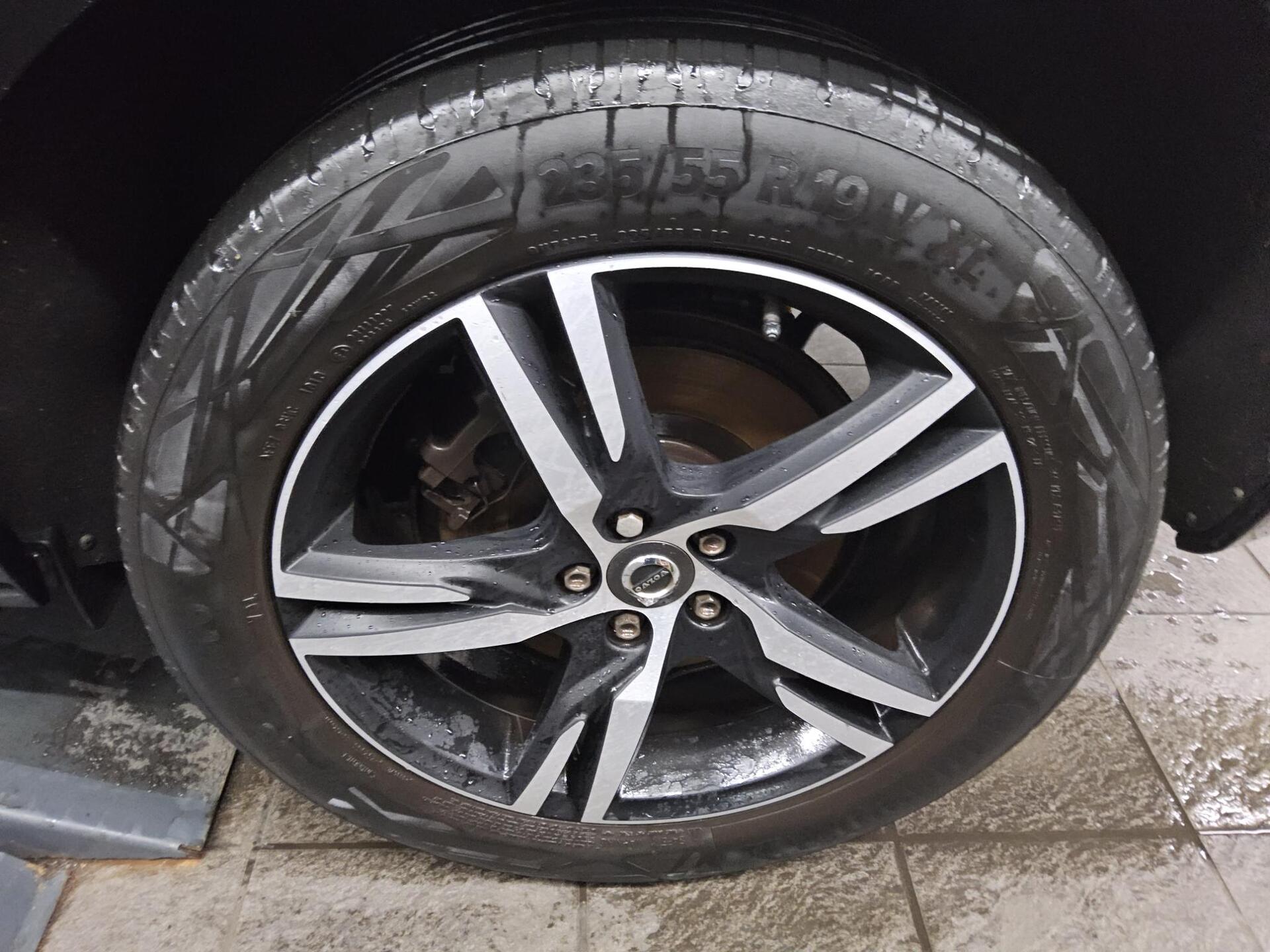 Volvo XC60 B4 D AWD R-Design Navi LED AHK DAB 11