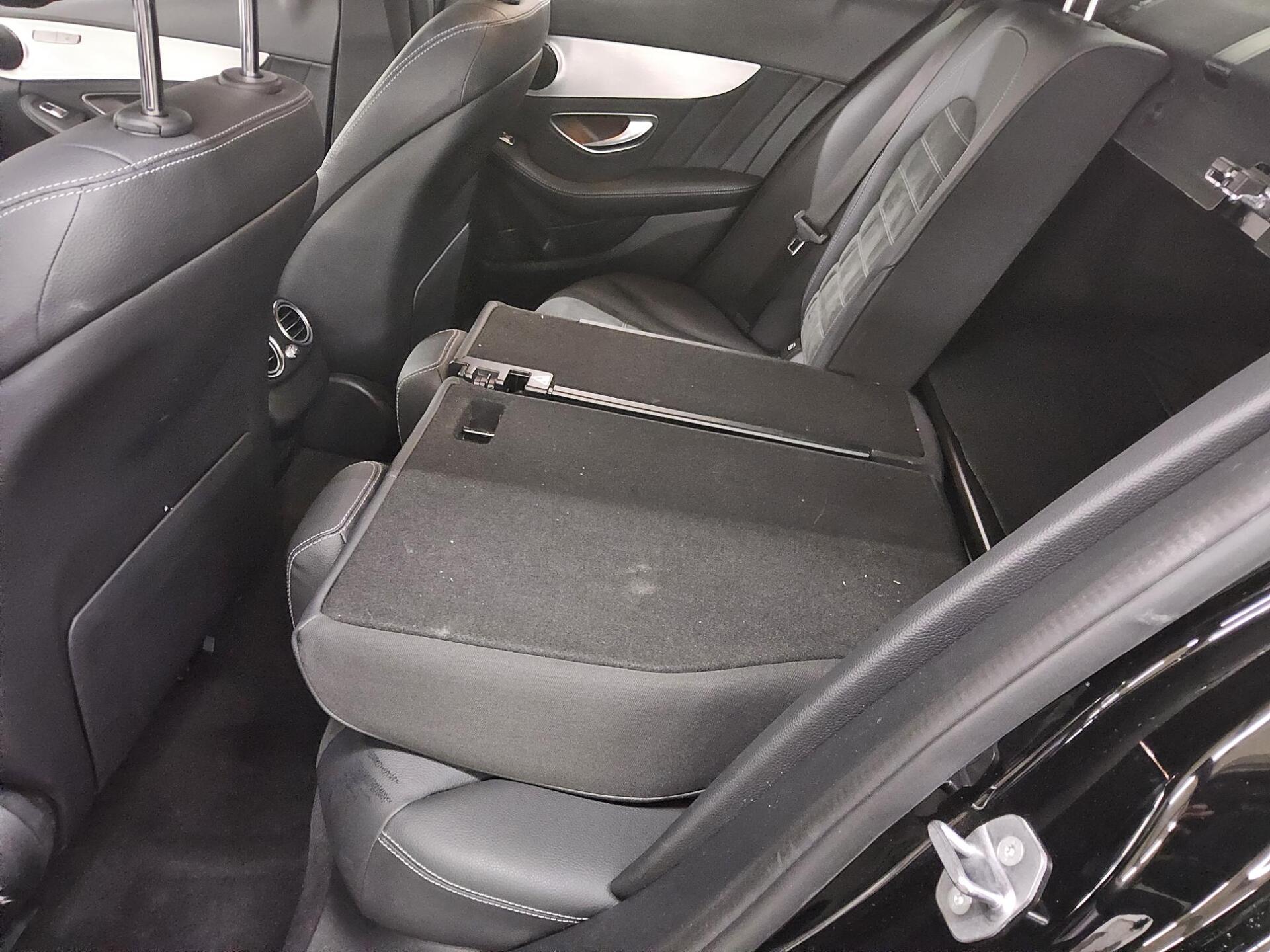 Mercedes-Benz C 220 d AMG-Line Navi LED Distronic+ AHK Shz 12