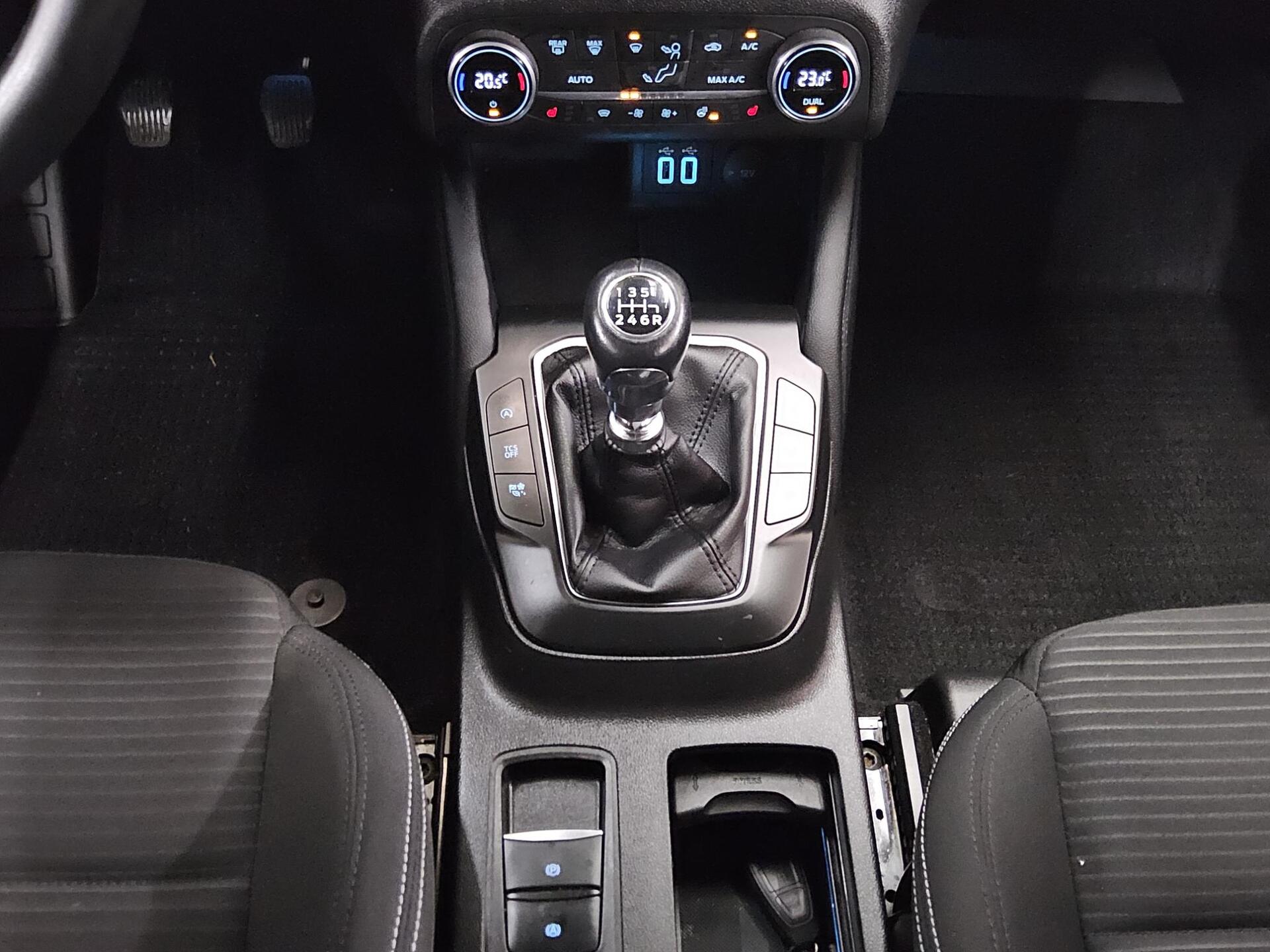 Ford Focus Turnier 1.0 EB Titanium Navi LED RfK Shz 6