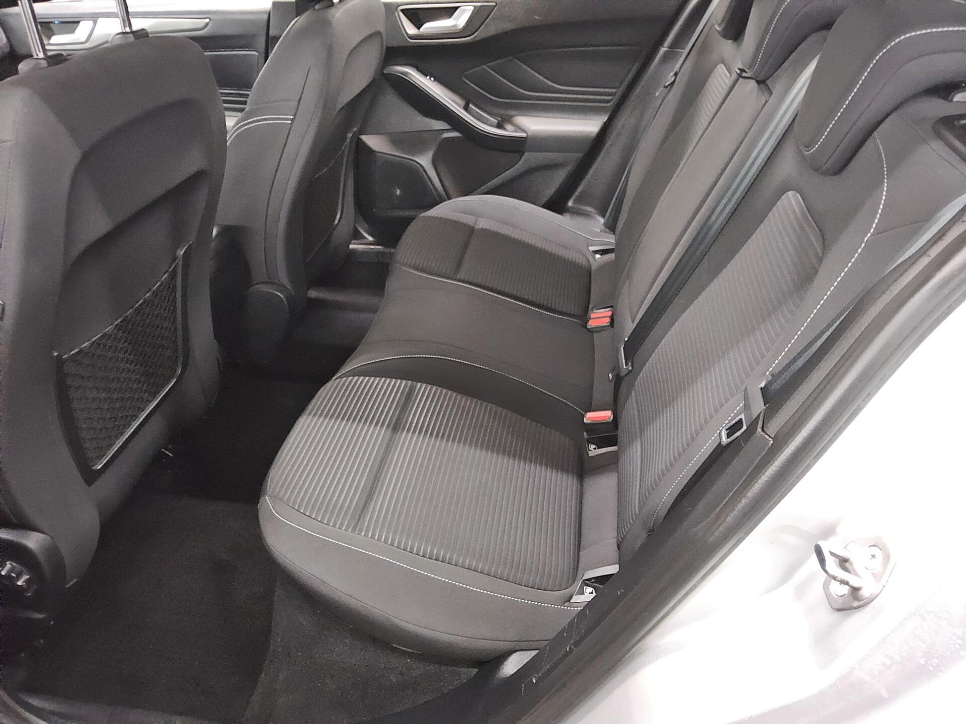 Ford Focus Turnier 1.0 EB Titanium Navi LED RfK Shz 13