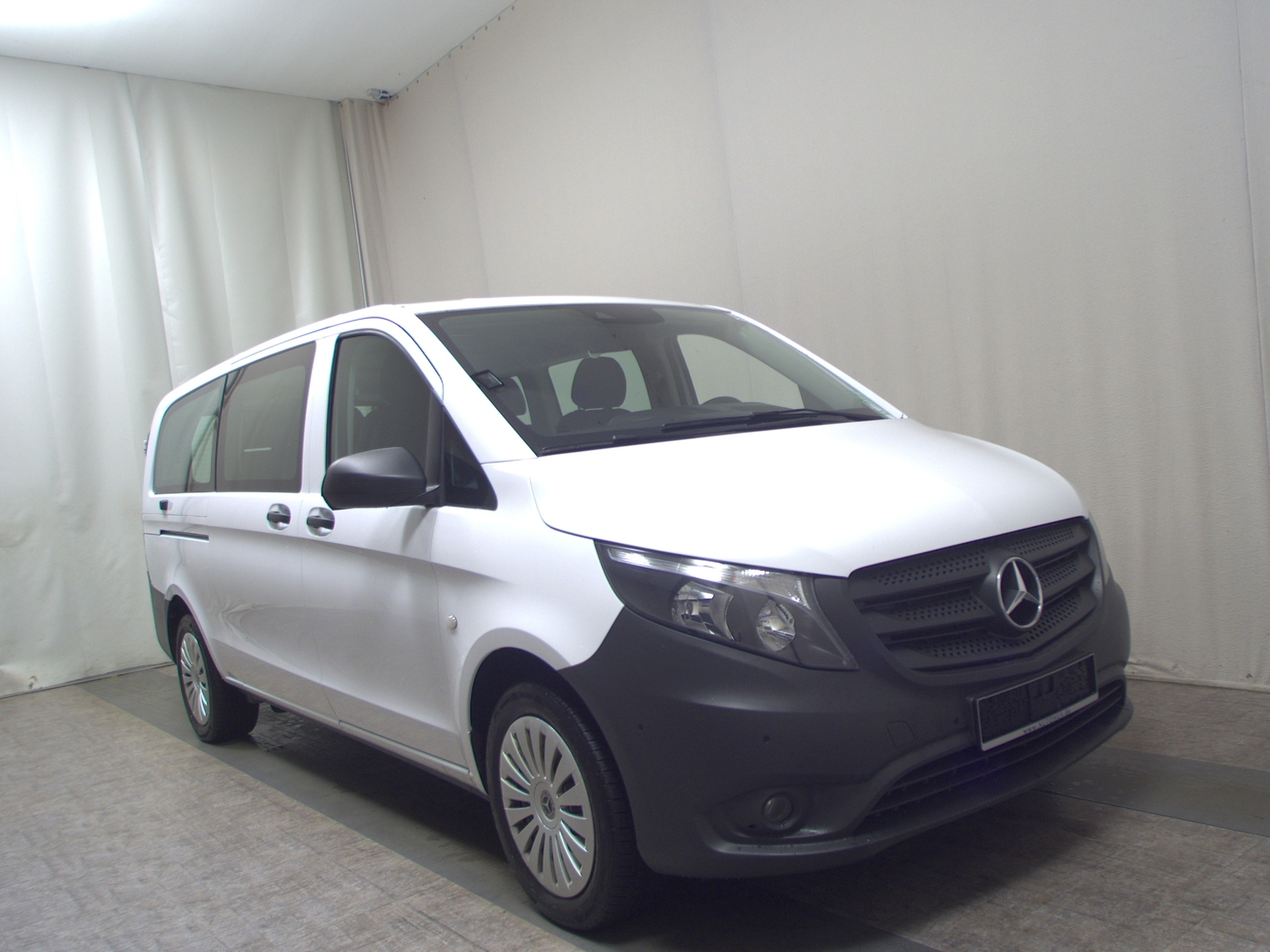Mercedes-Benz Vito CDI 8-Sitze Extralang Navi RfK Shz PDC 3