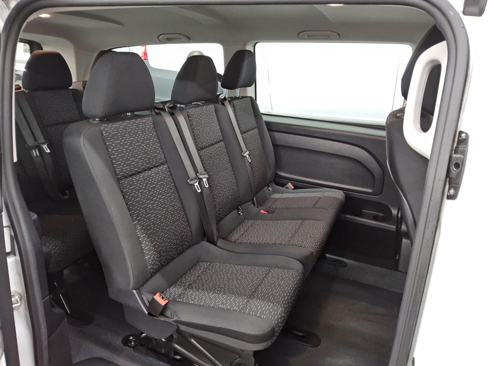 Mercedes-Benz Vito CDI 8-Sitze Extralang Navi RfK Shz PDC 13