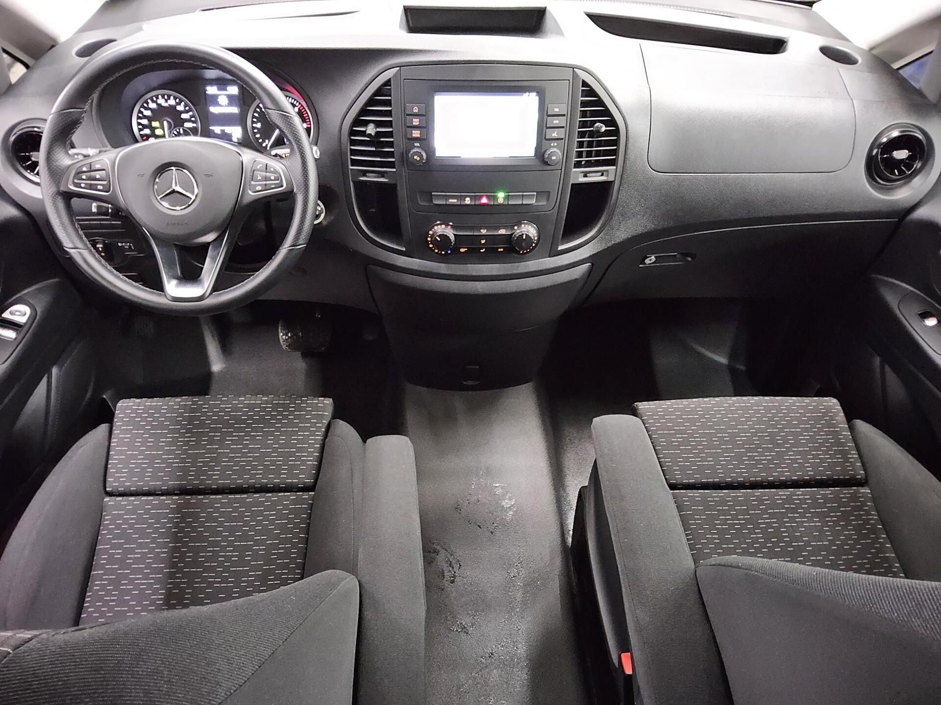 Mercedes-Benz Vito CDI 8-Sitze Extralang Navi RfK Shz PDC 5