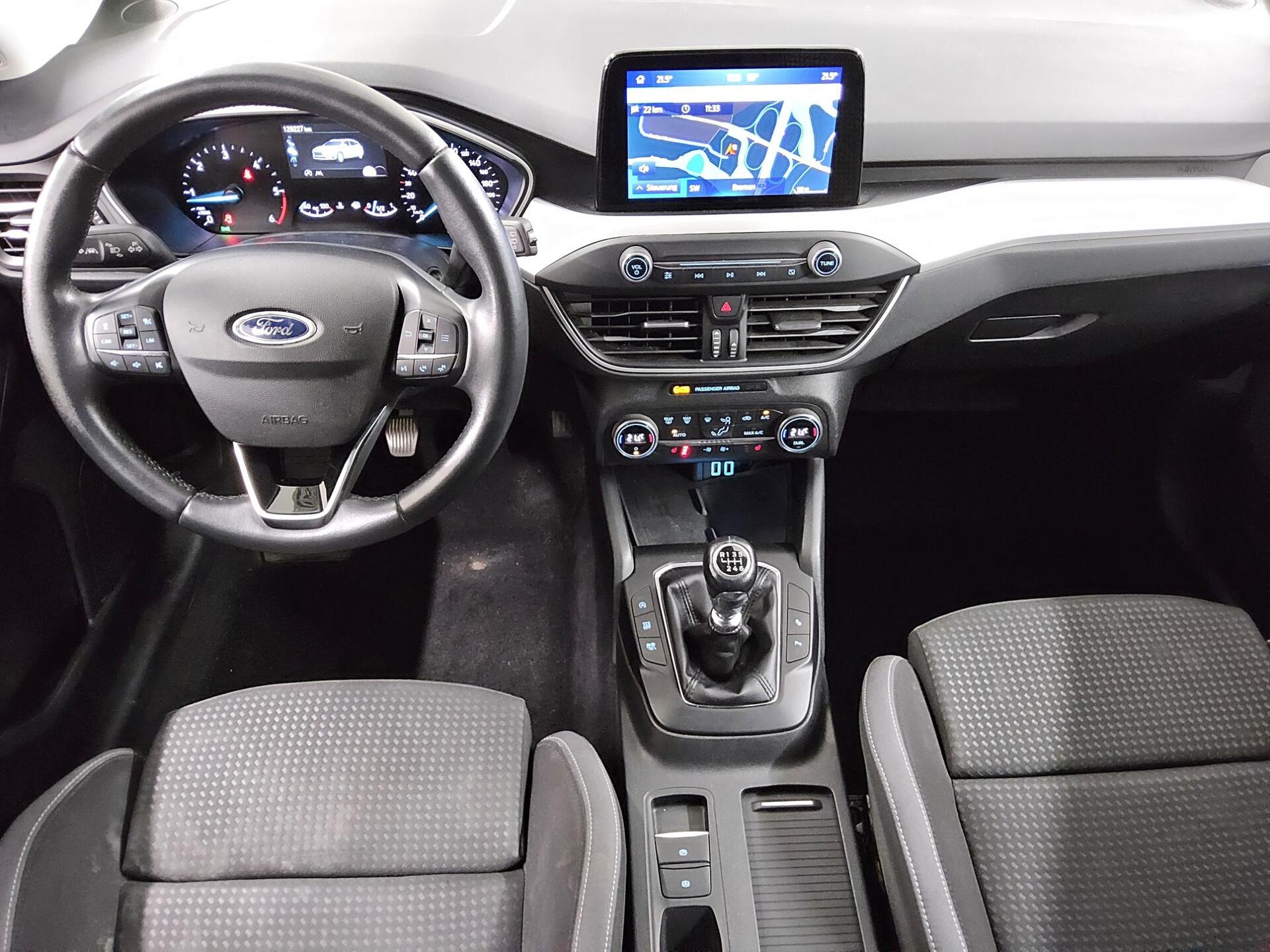 Ford Focus Turnier 1.5 EB Cool&Connect Navi LED AHK 5