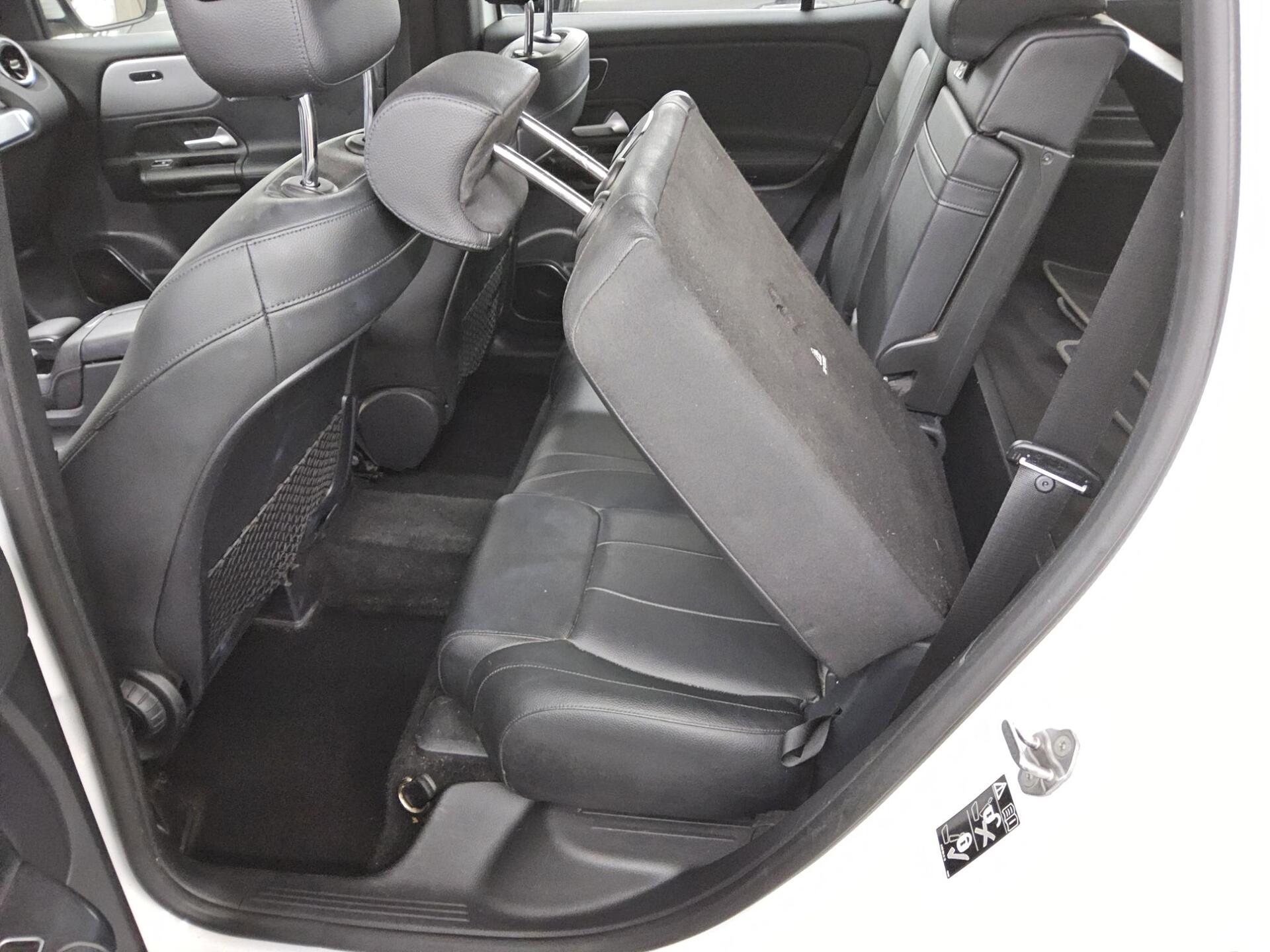 Mercedes-Benz GLB 200 d Style Navi LED Burmester MBUX AHK PDC 13